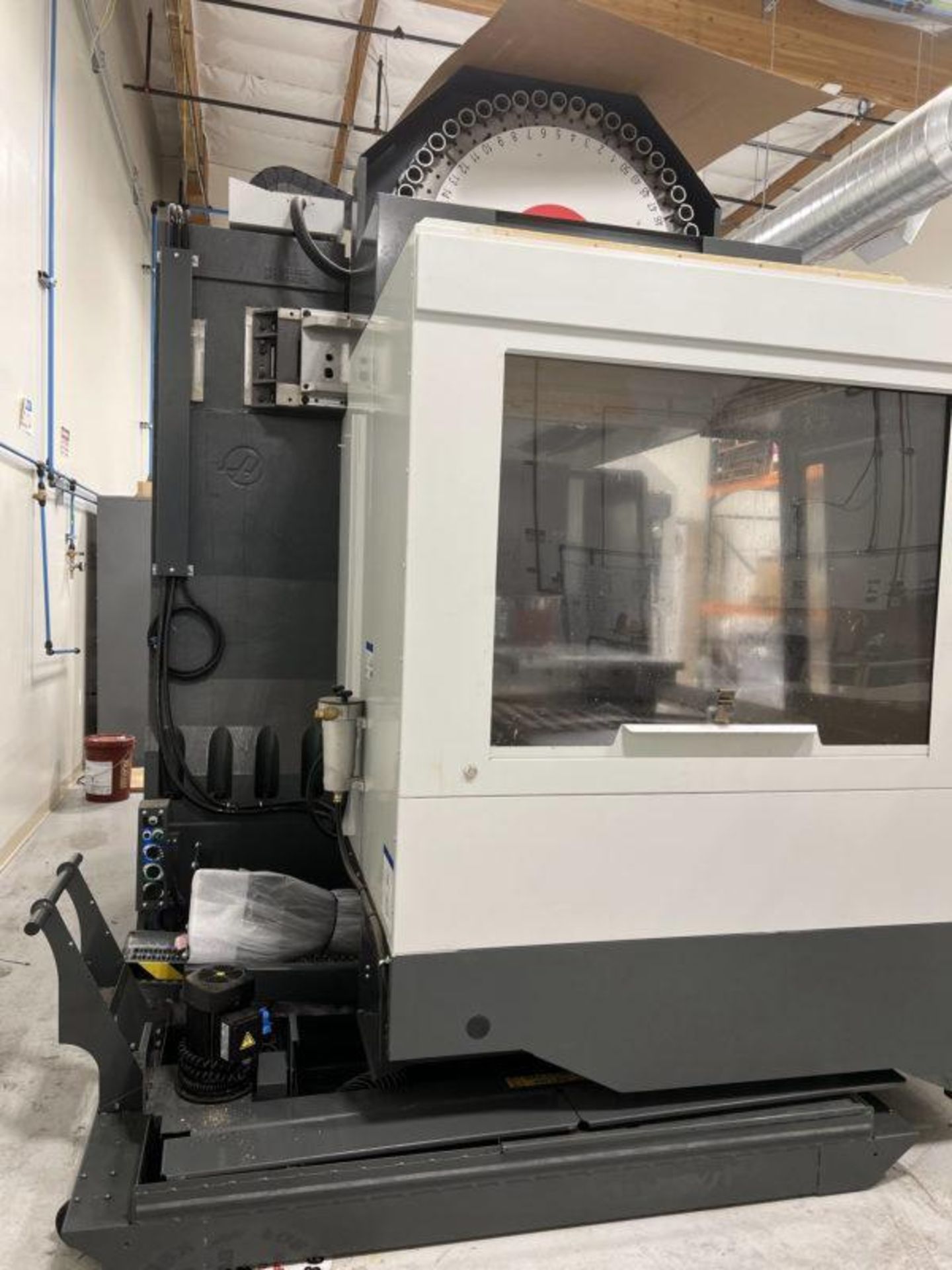 HAAS VF-6 VMC; YEAR 2021 - TOOLING INCLUDED - Image 8 of 10