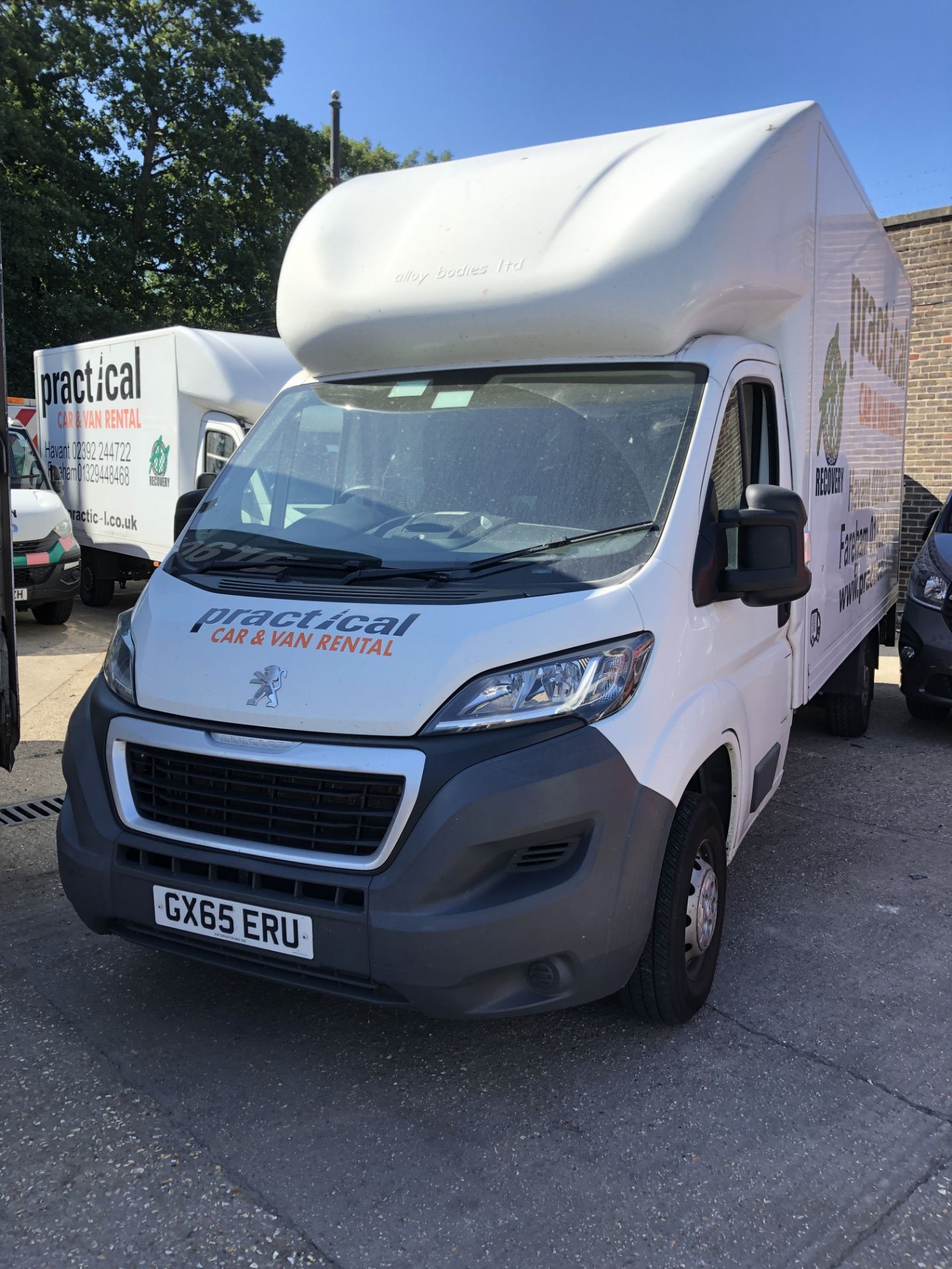 Peugeot Boxer 335 L3 HDI Luton Van with tail lift