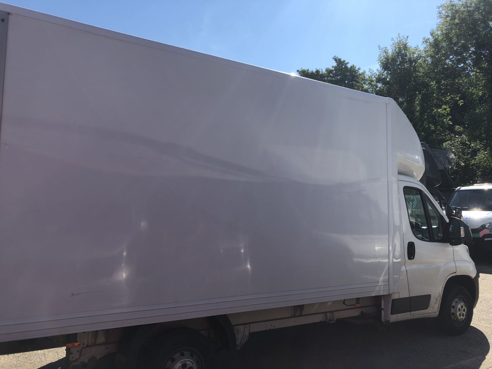 Peugeot Boxer 335 L3 Blue HDI Luton Van with tail lift - Image 4 of 9