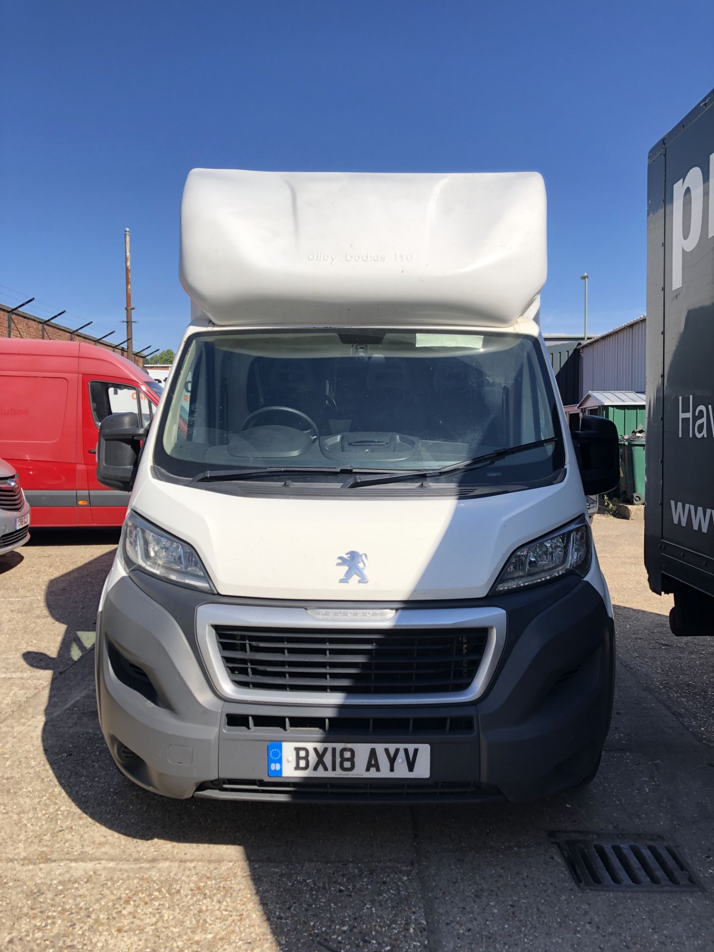 Peugeot Boxer 335 L3 Blue HDI Luton Van with tail lift - Image 3 of 9