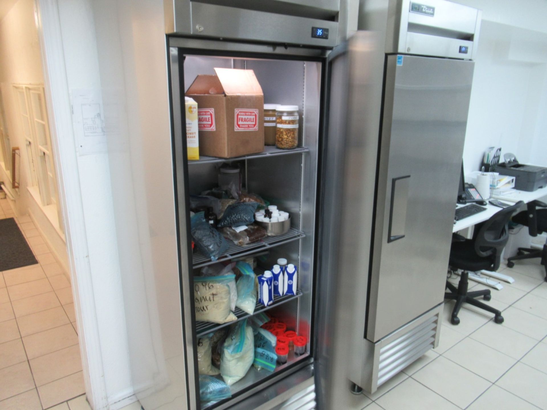 Single Door Refrigerator - Image 2 of 3