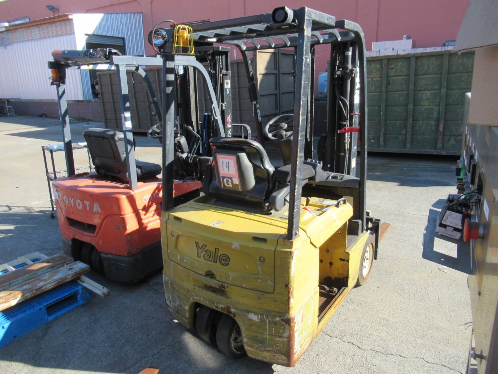 Electric Rider Forklift - Image 2 of 3