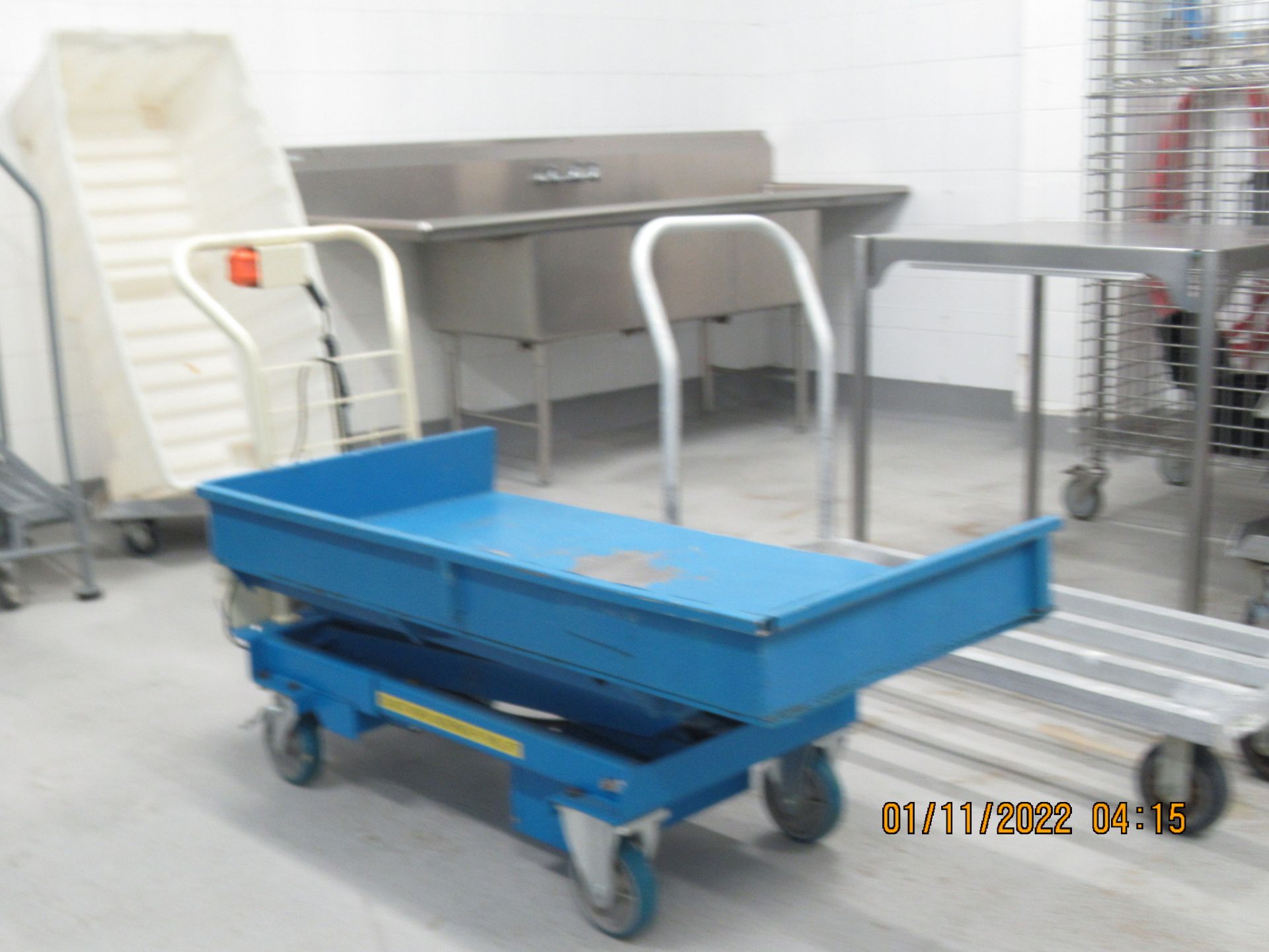 Mobile Lift Table - Image 2 of 4