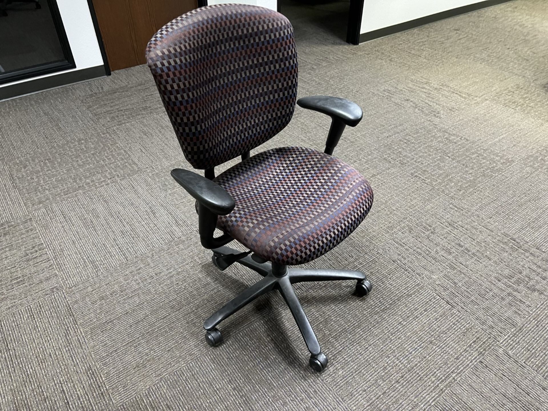 Office Chairs - Image 3 of 6