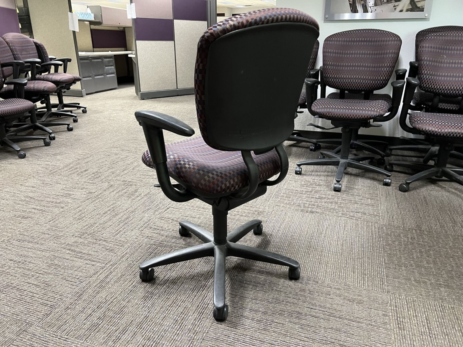Office Chairs - Image 4 of 6