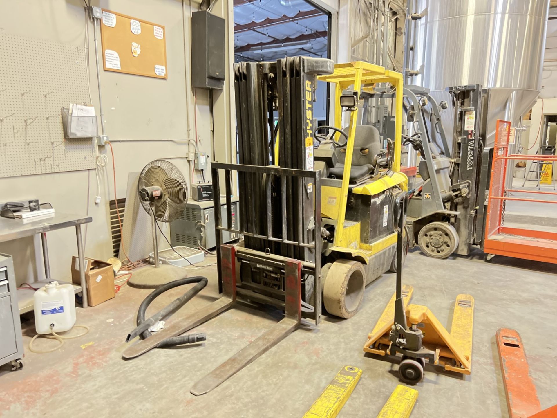 Electric Forklift - Image 2 of 3