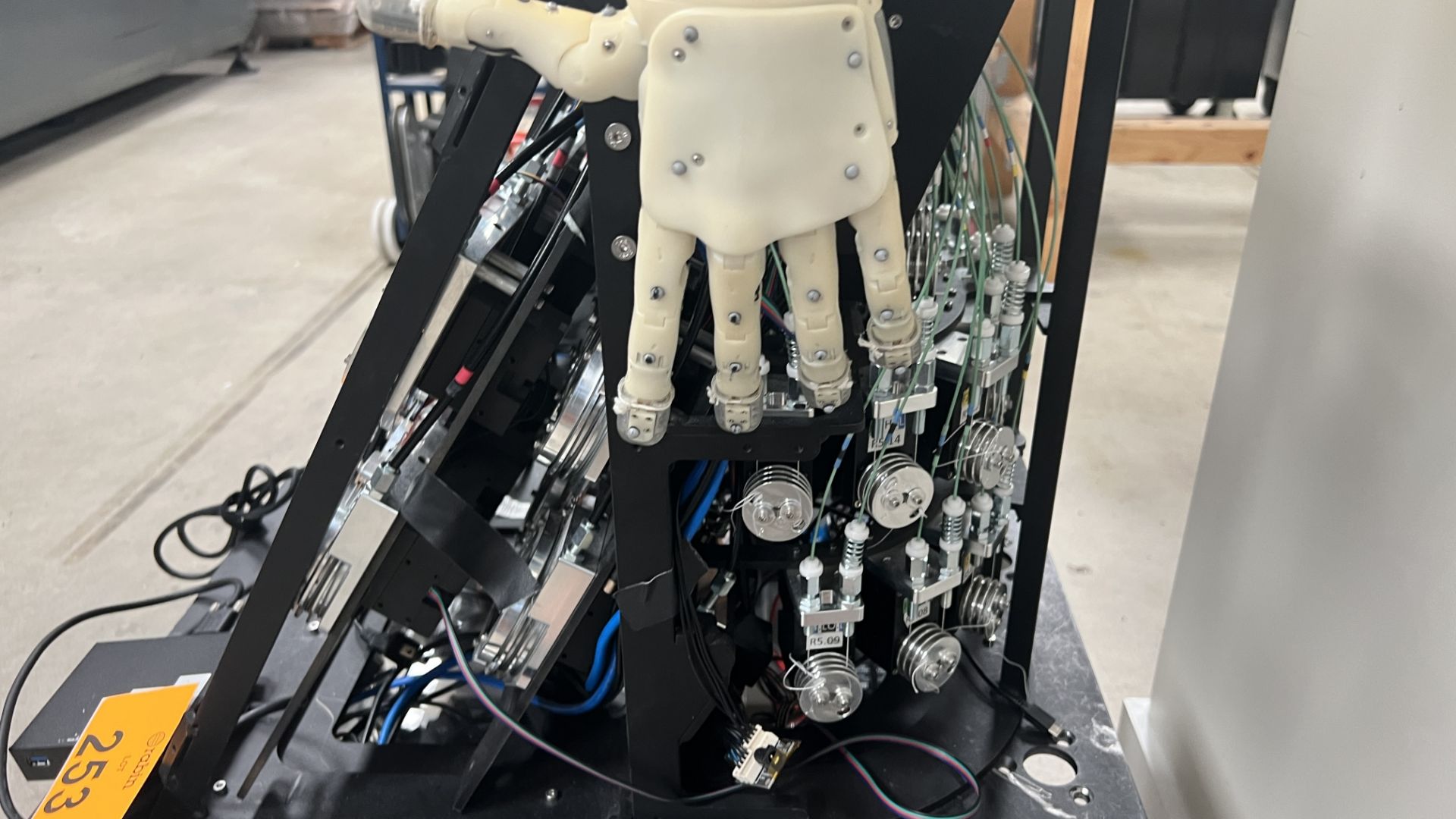 AI Robot - Image 11 of 20
