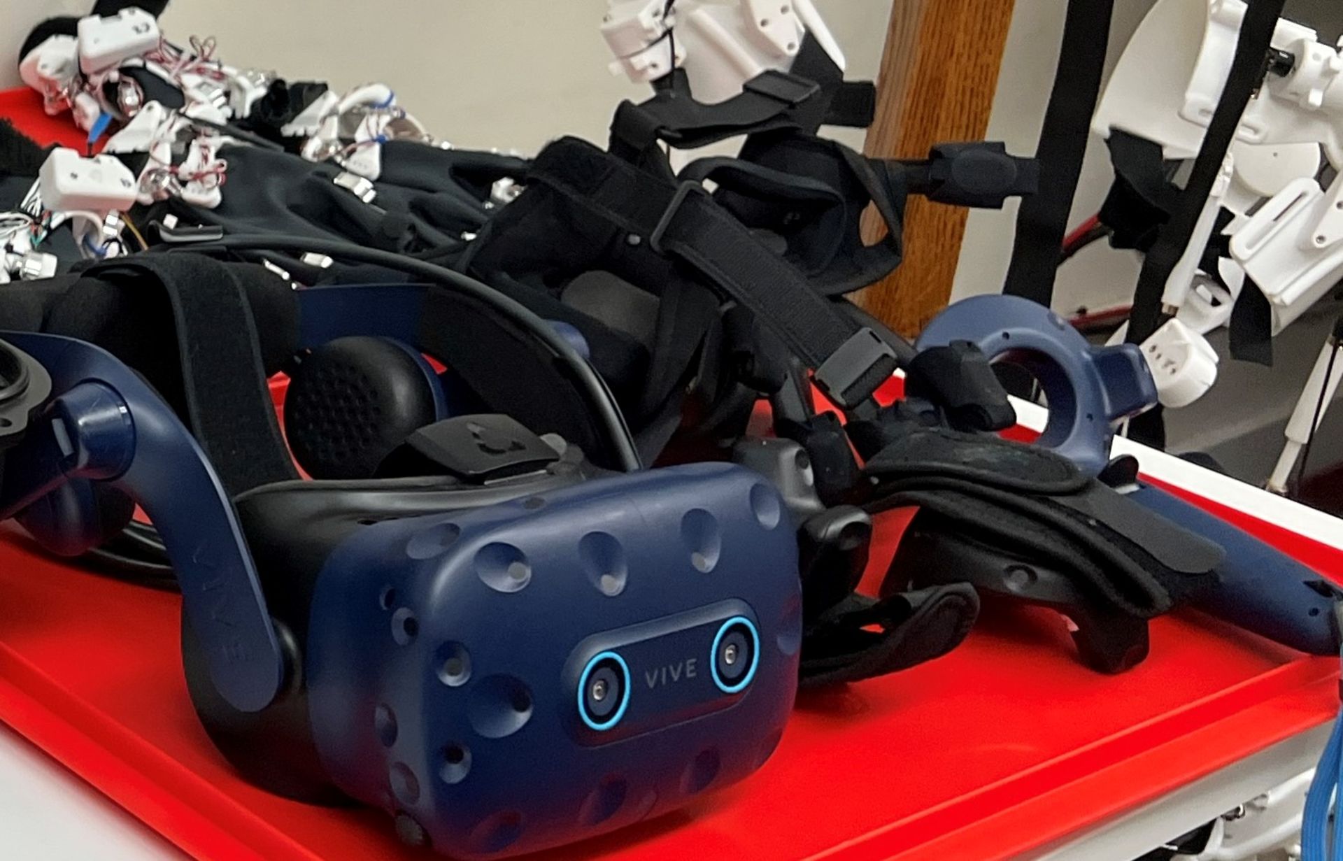 VR AI Teaching Exoskeleton System - Image 13 of 14