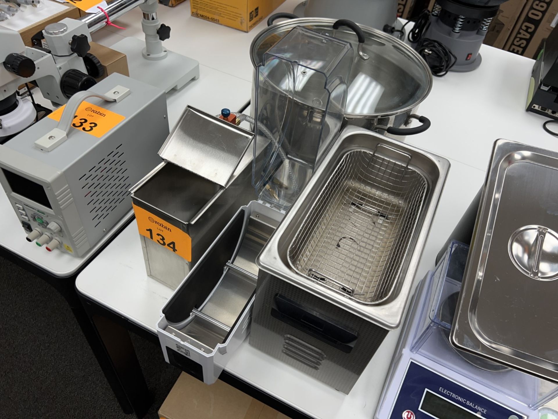 Lab Equipment - Image 3 of 5