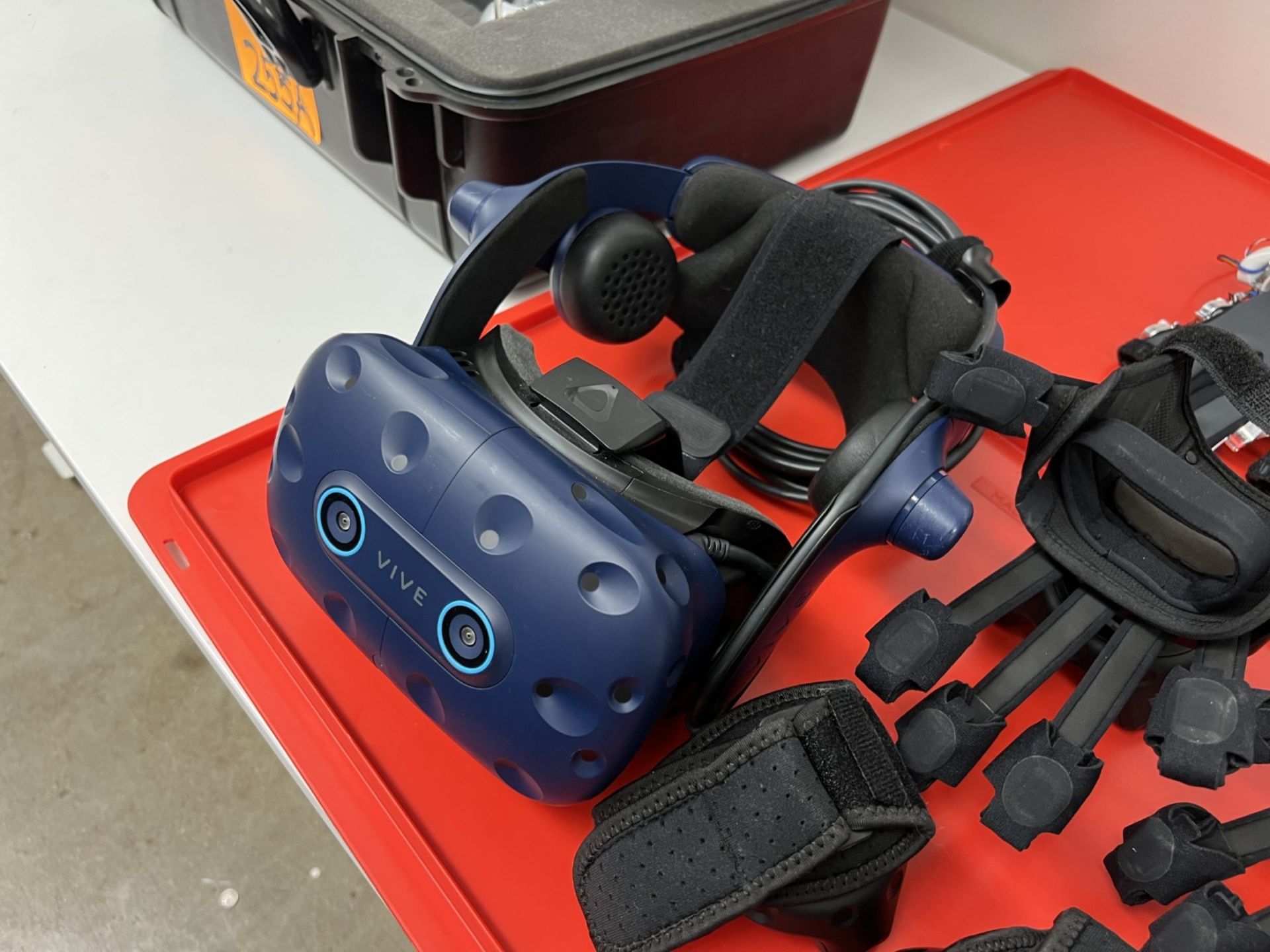 VR AI Teaching Exoskeleton System - Image 3 of 14