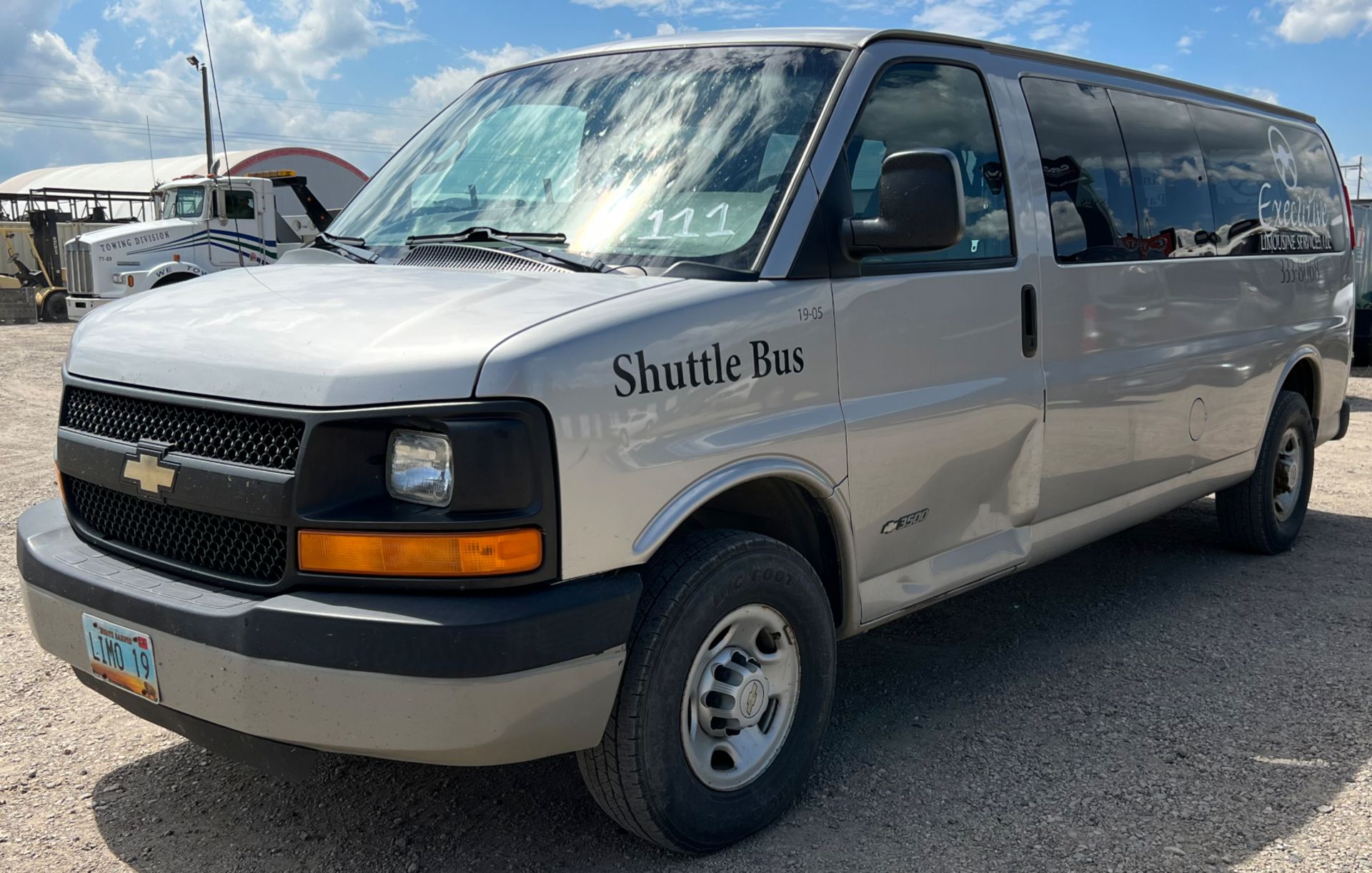 2005-3500 CHEVY PASSENGER VAN,GREY