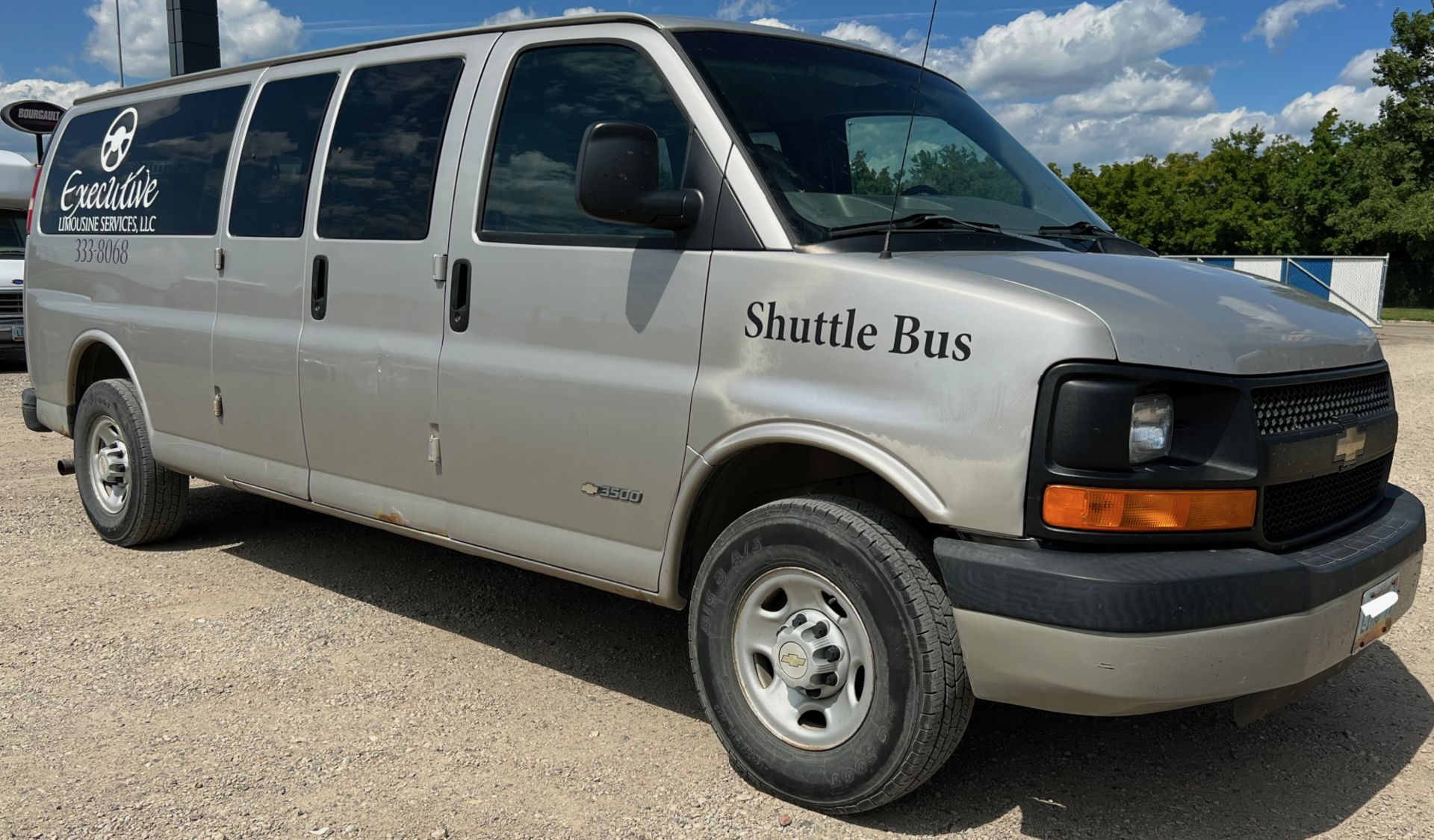 2005-3500 CHEVY PASSENGER VAN,GREY - Image 2 of 7