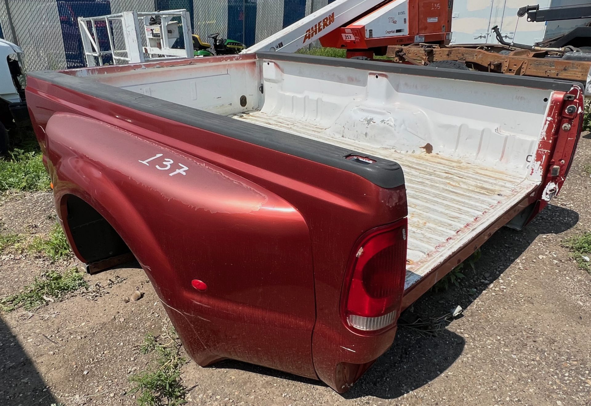 1999 FORD F350 DUALLY 8' PICKUP BOX