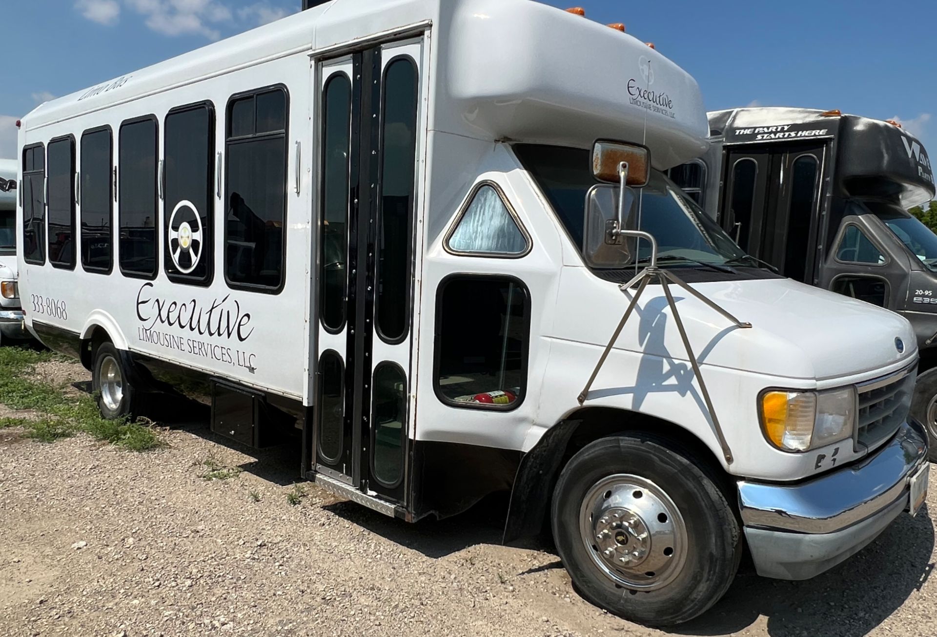 1994 FORD 15 PASSENGER PARTY BUS