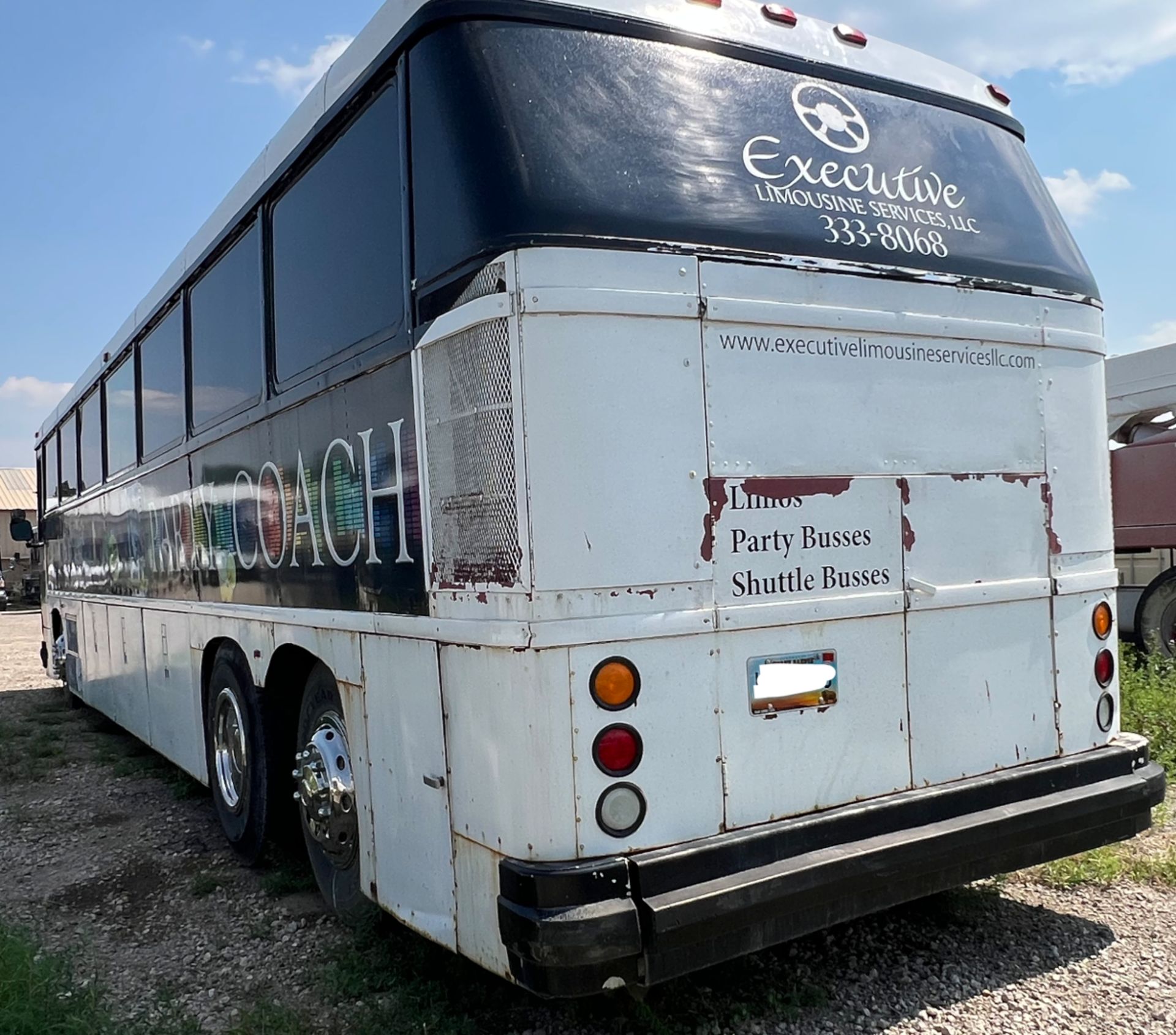 1979 MCI PARTY BUS - Image 2 of 7