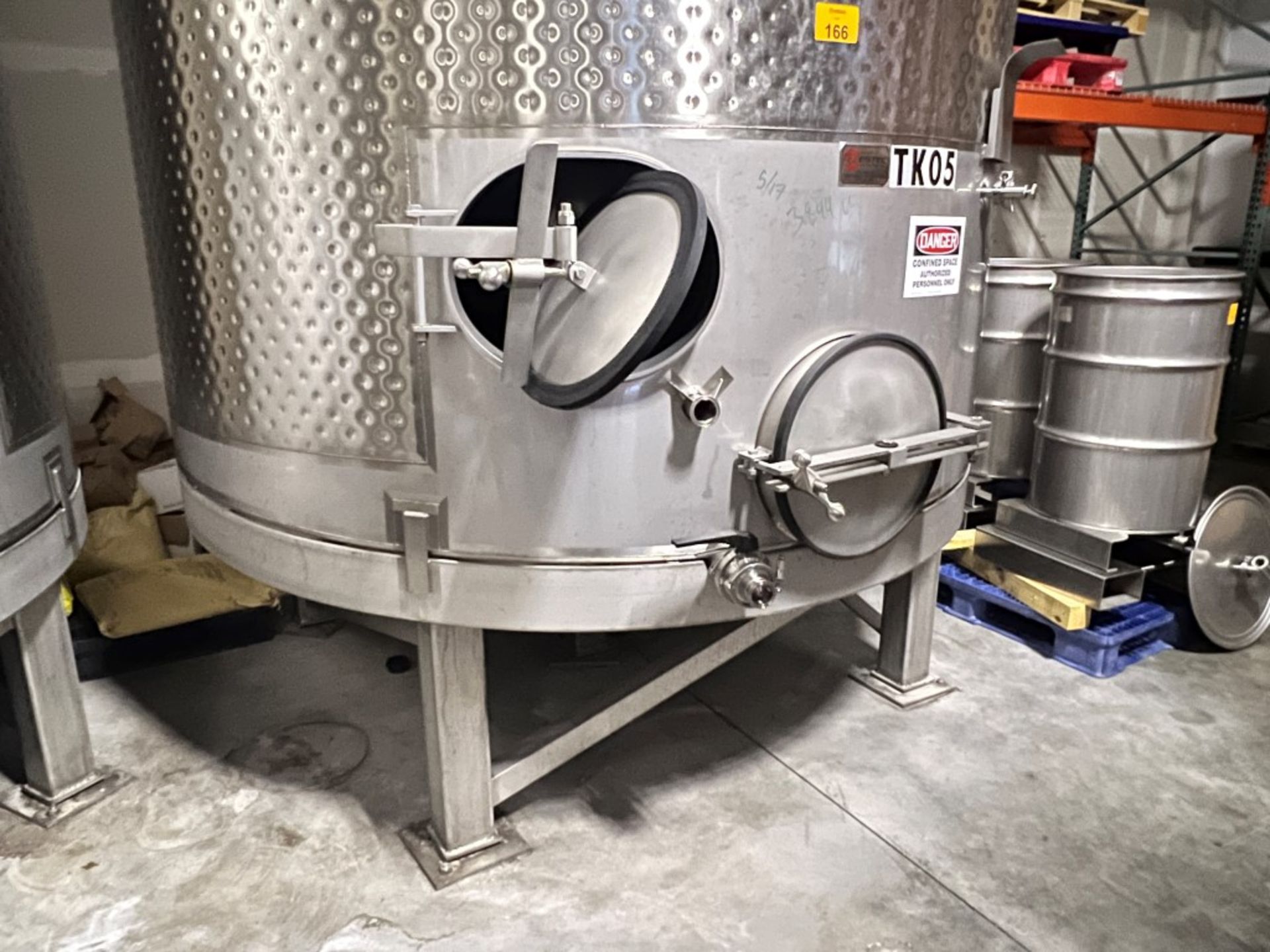 4000 gal Stainless Wine Fermenting Tank - Image 4 of 5