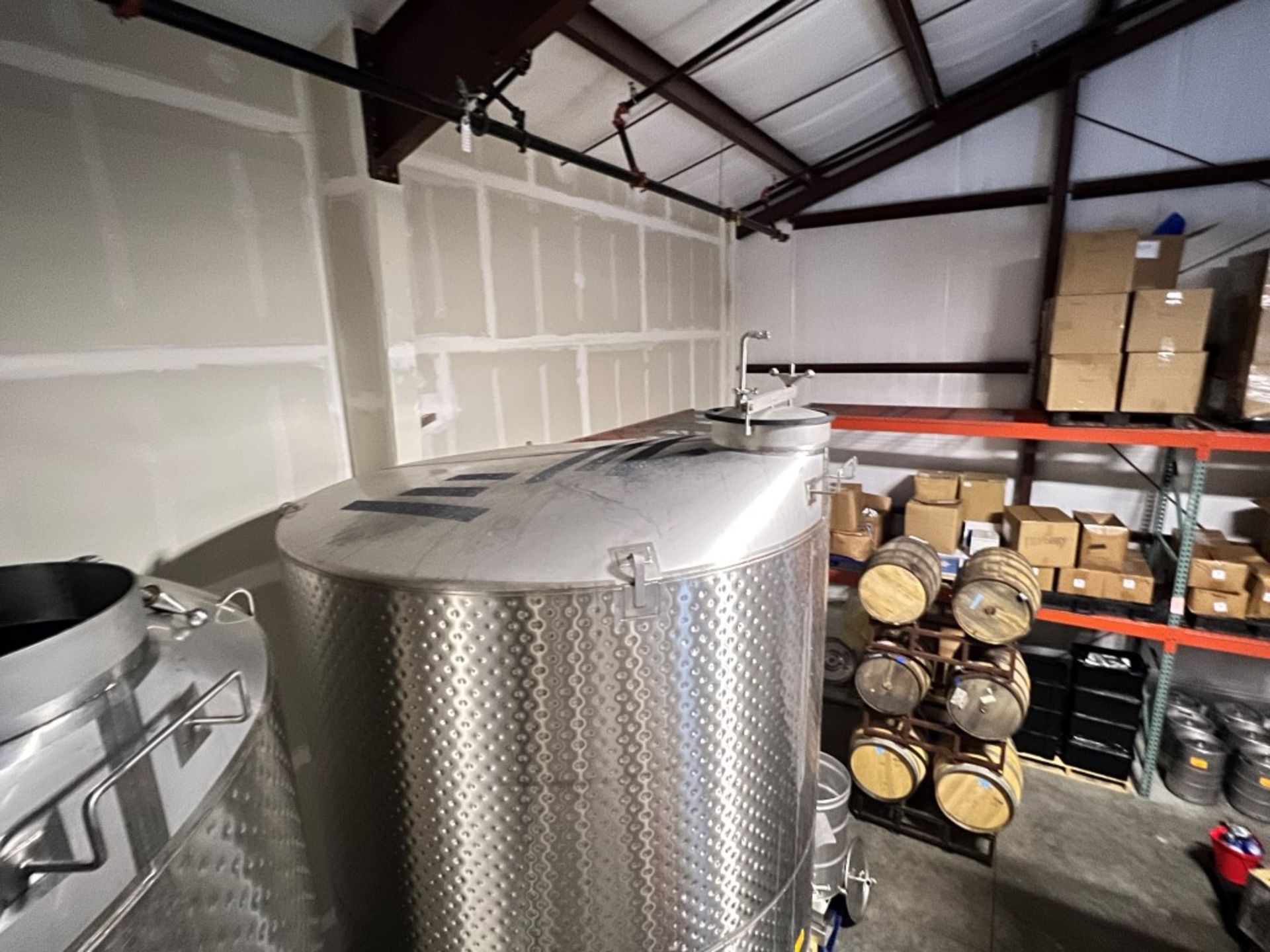 4000 gal Stainless Wine Fermenting Tank - Image 5 of 5