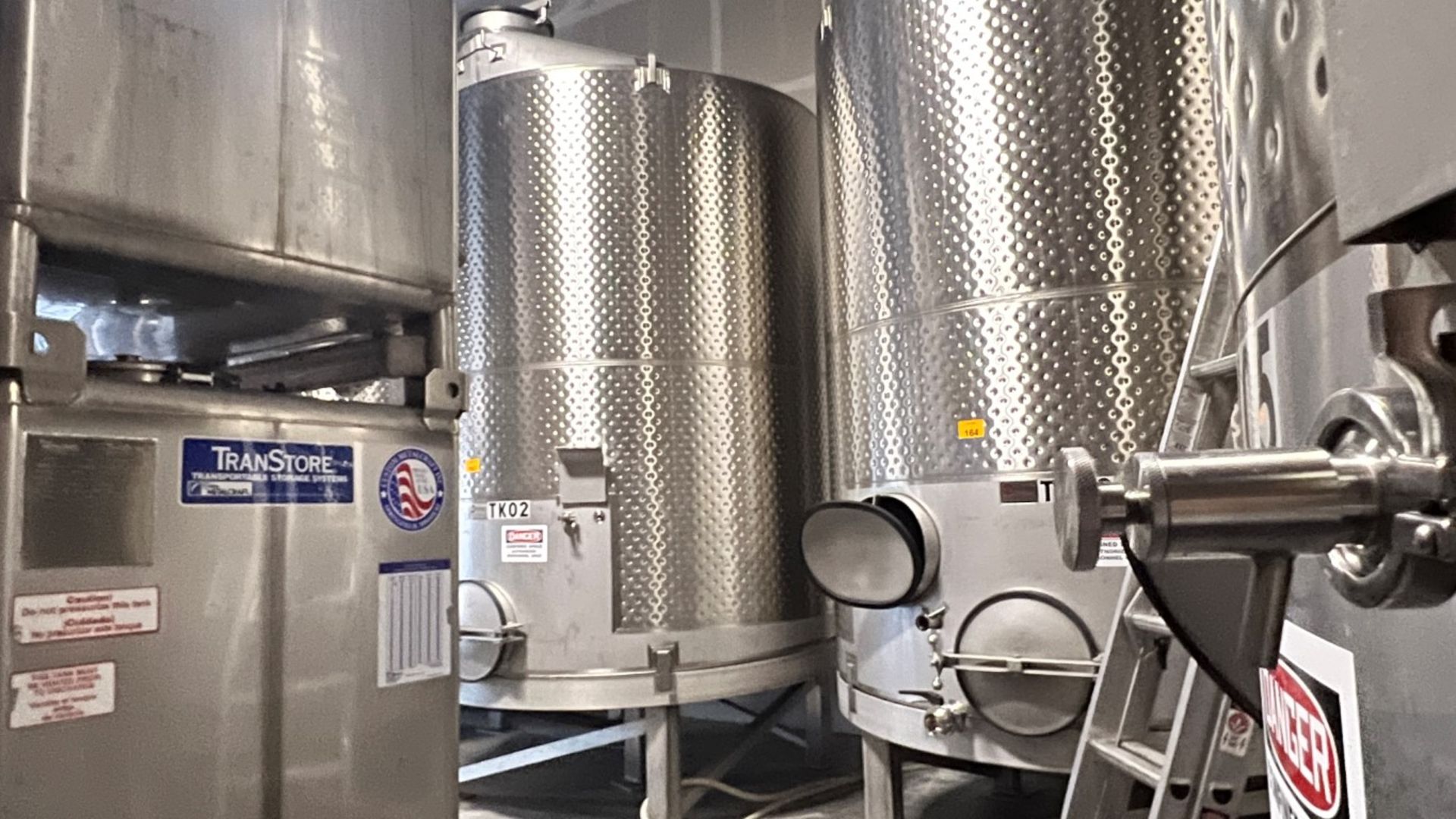 4000 gal Stainless Wine Fermenting Tank - Image 2 of 13
