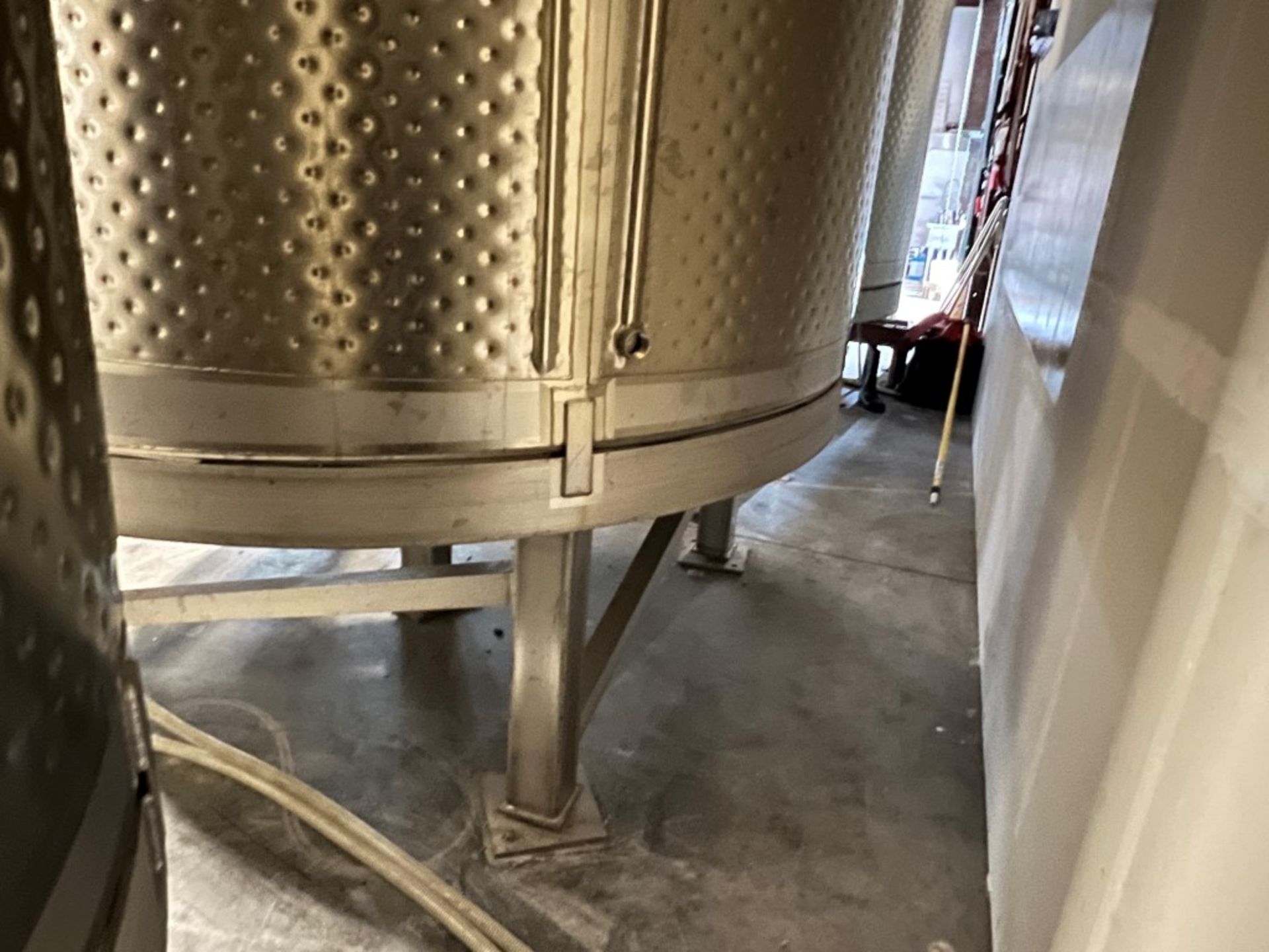 4000 gal Stainless Wine Fermenting Tank - Image 4 of 7