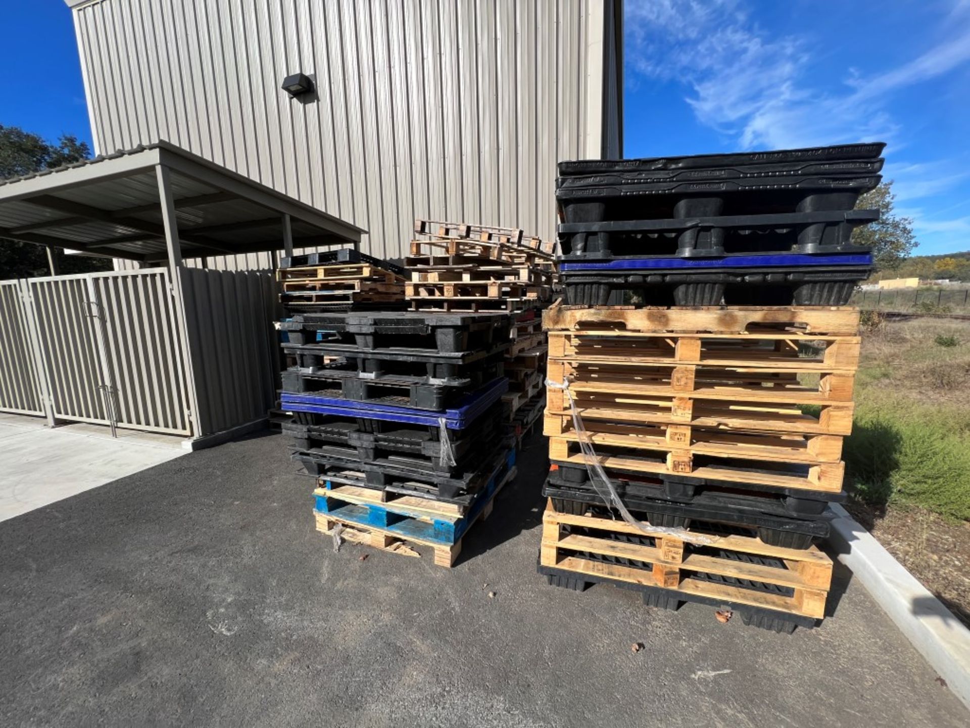 Assorted Pallets - Image 2 of 2