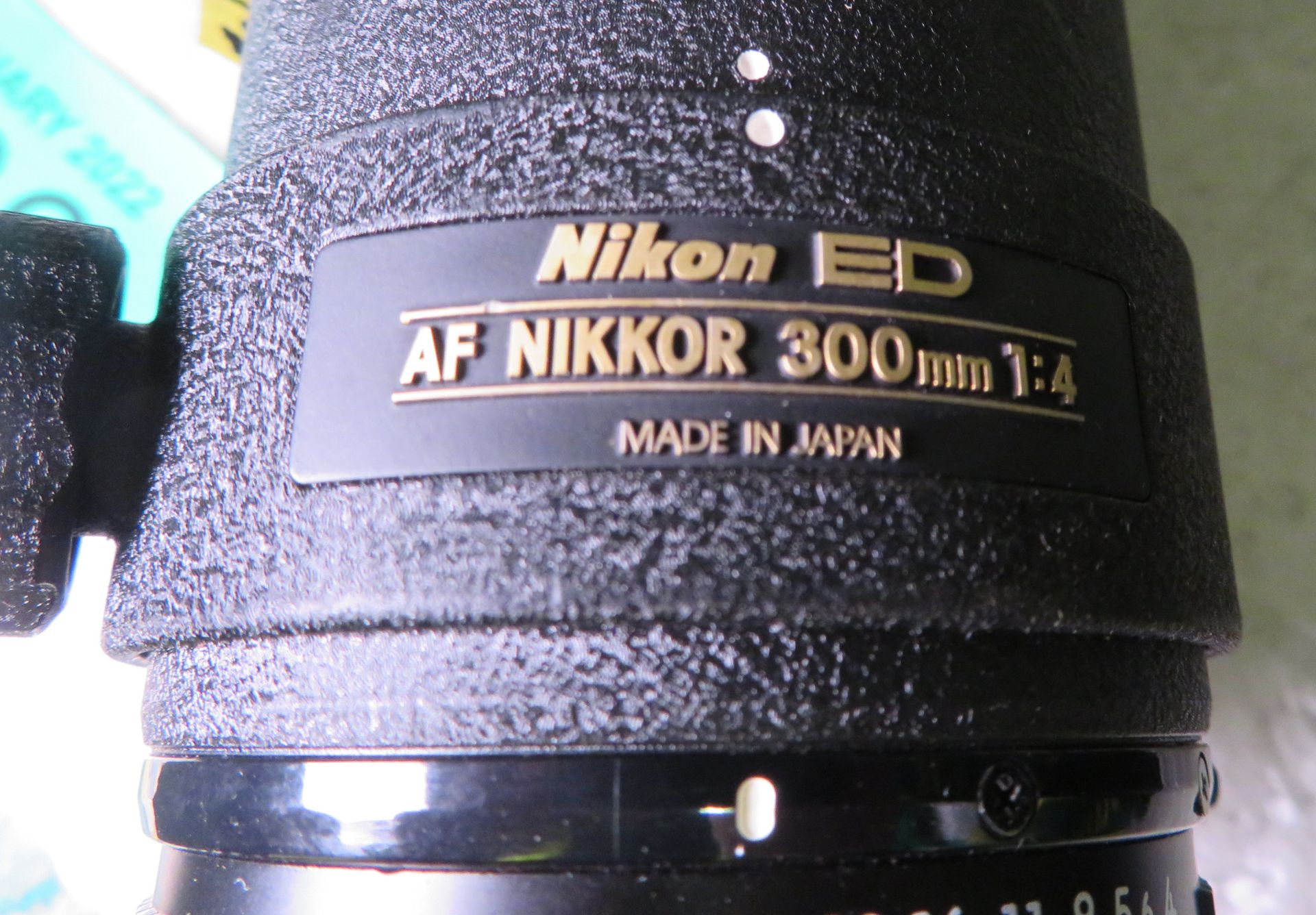 Nikon ED AF Nikkor 300mm 1:4 Lens - serial no. 201623 & Nikon CL-42 Case - Image 4 of 5