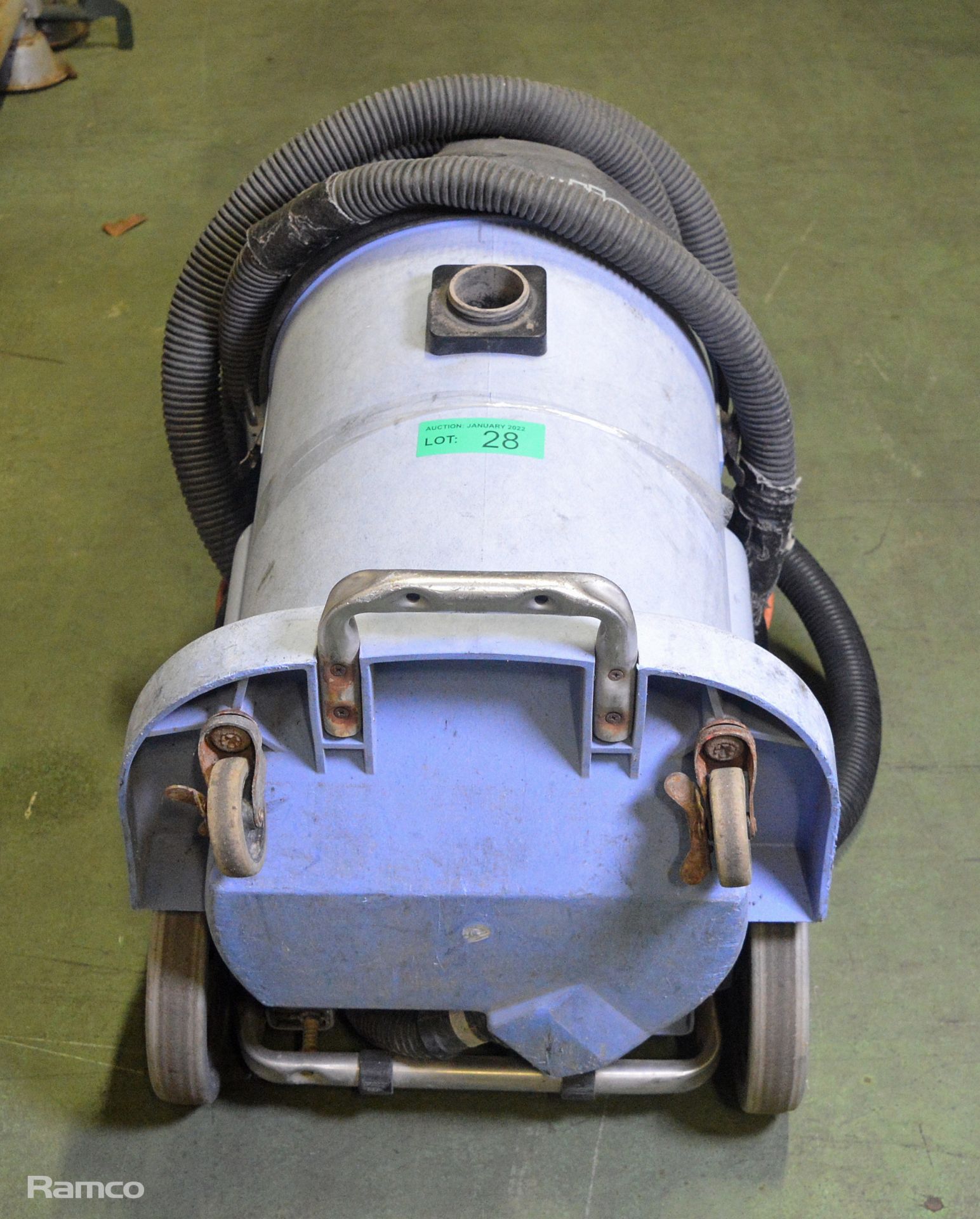 Numatic WVD 900 2S240v Electric Vacuum Cleaner - Image 5 of 5