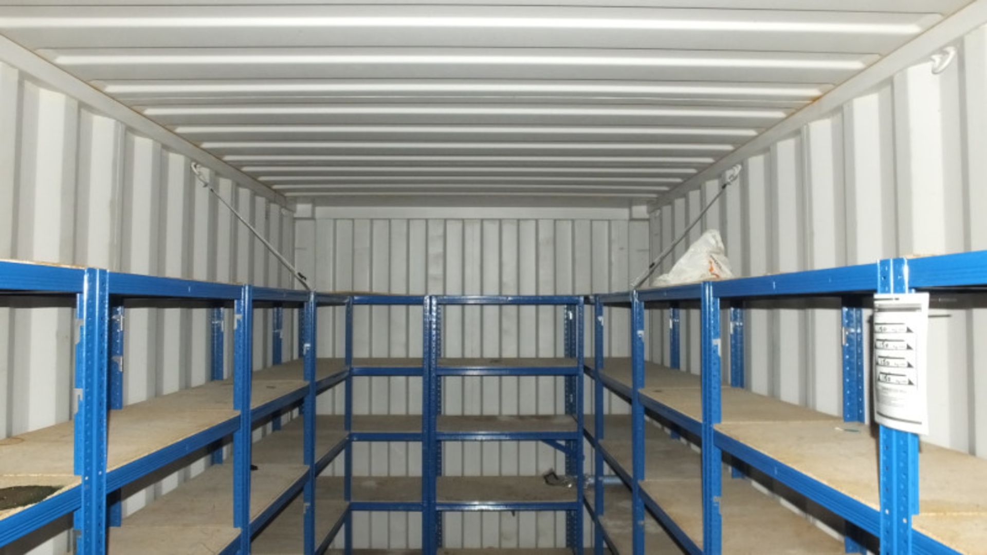 20ft ISO container - green - Type US-D240W - racking included - - LOCATED AT OUR CROFT SITE - Image 8 of 10