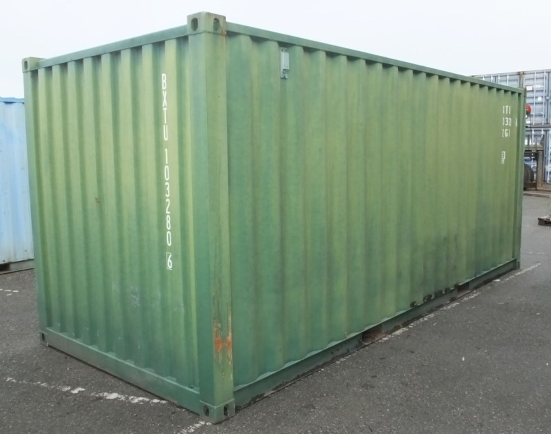 20ft ISO container - green - Type US-D240W - racking included - - LOCATED AT OUR CROFT SITE - Image 2 of 10