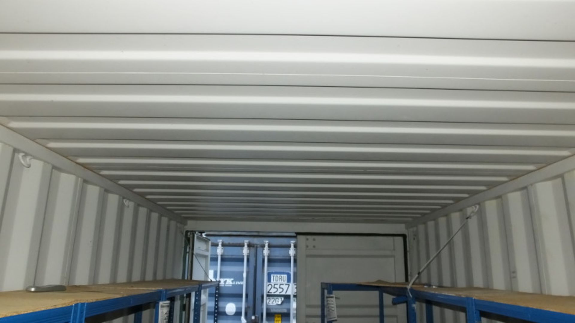 20ft ISO container - green - Type US-D240W - racking included - - LOCATED AT OUR CROFT SITE - Image 7 of 10