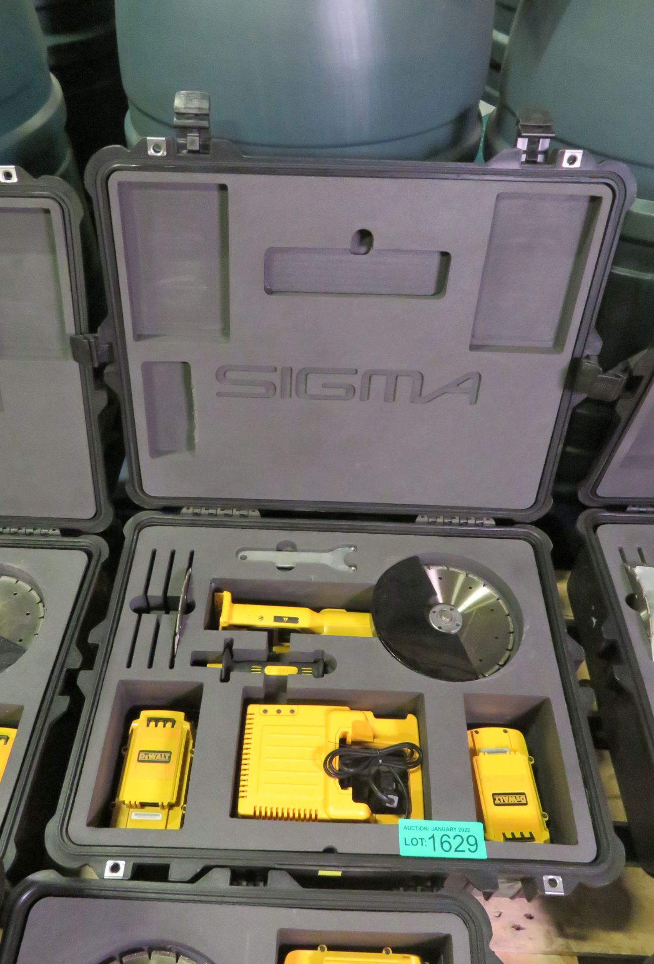 DeWalt DC415 Sigma 36V Cordless Disk Cutter & Case