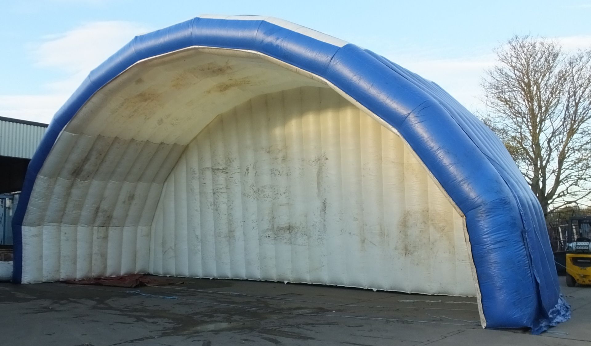 3 section inflatable shelter - Full details in description - Image 17 of 48