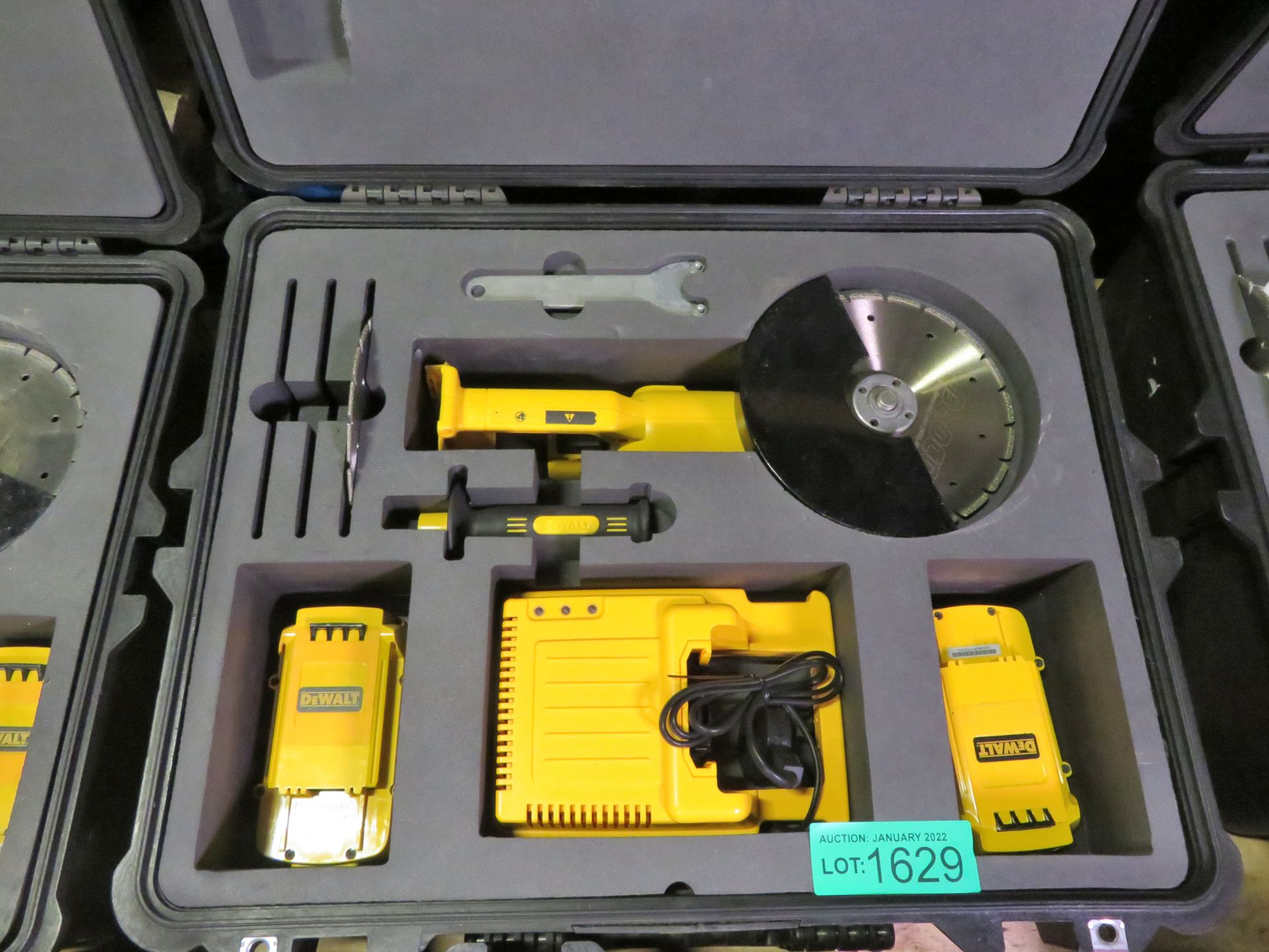 DeWalt DC415 Sigma 36V Cordless Disk Cutter & Case - Image 2 of 6