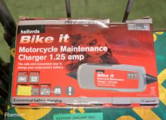 Halfords Bike It Motorcycle 12V Smart Charger 1.25/2-4 amp