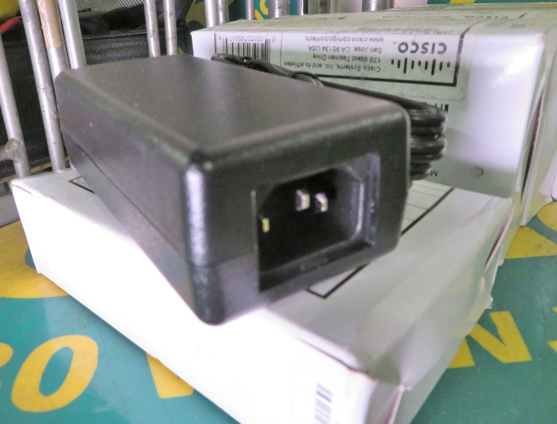 9x Cisco CP-PWR-CUBE Power Bricks - Image 2 of 3