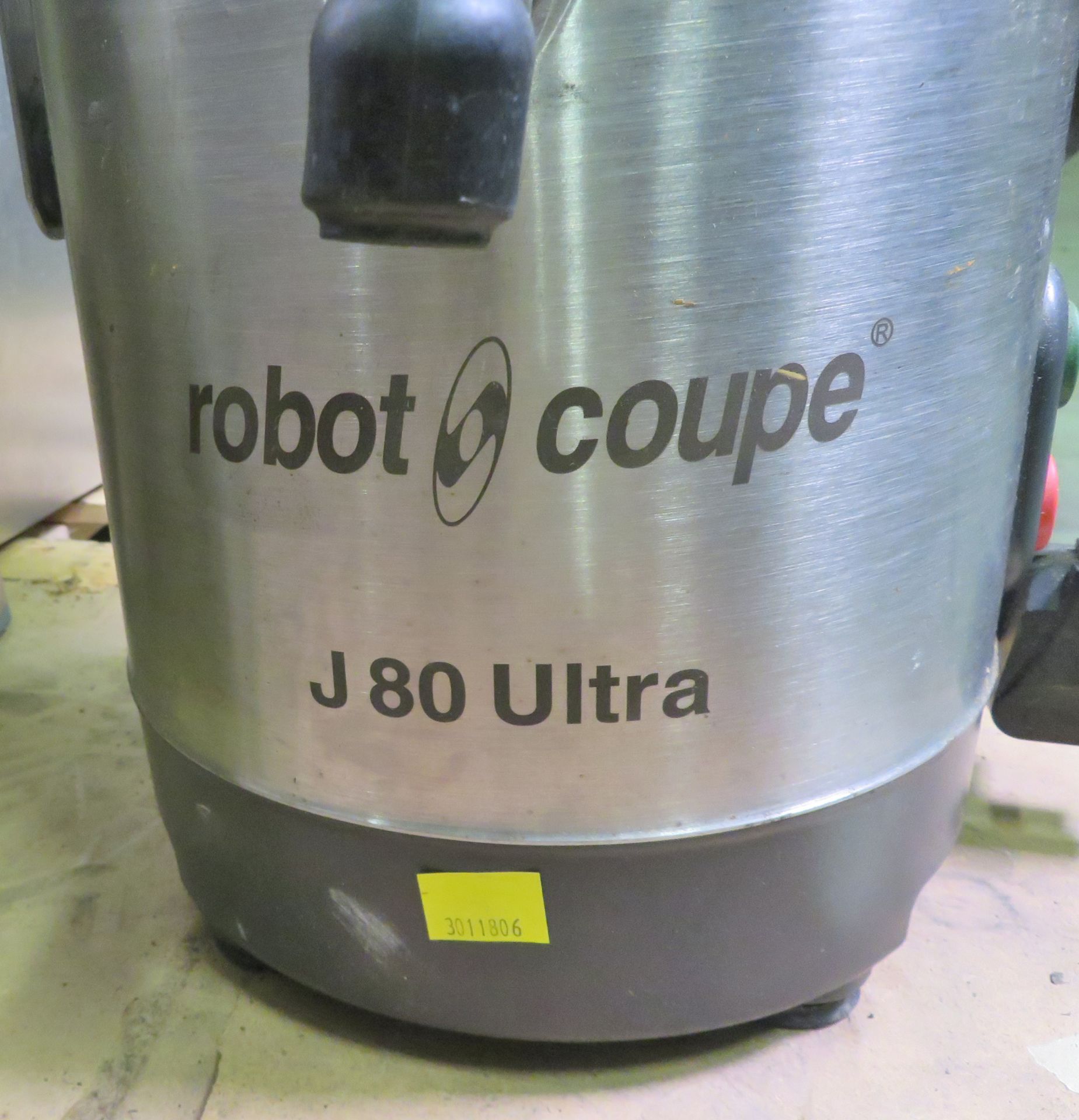 Robot Coupe J80 Ultra Auto Juicer - 230/240 Volts - 50Hz - 7 Amps - Image 2 of 3