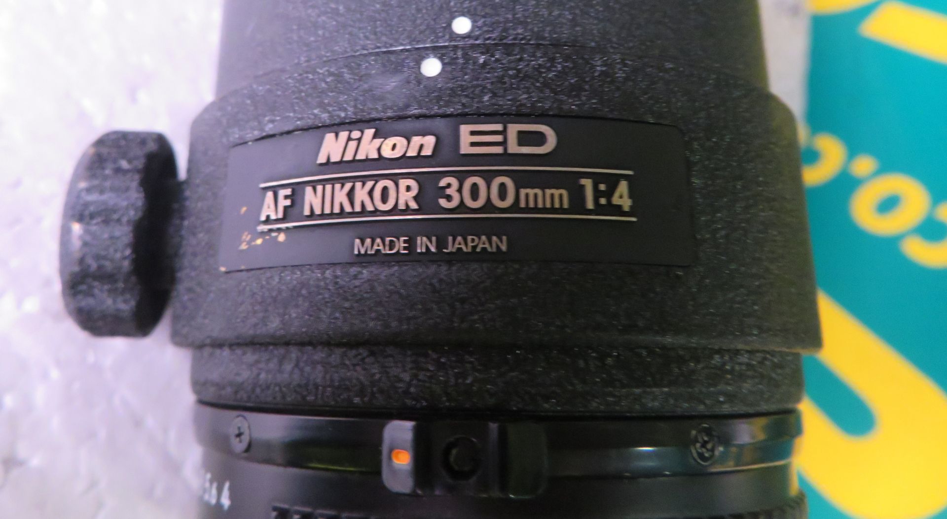 Nikon ED AF Nikkor 300mm 1:4 Lens - serial no. 214411 & Nikon CL-42 Case - Image 4 of 5