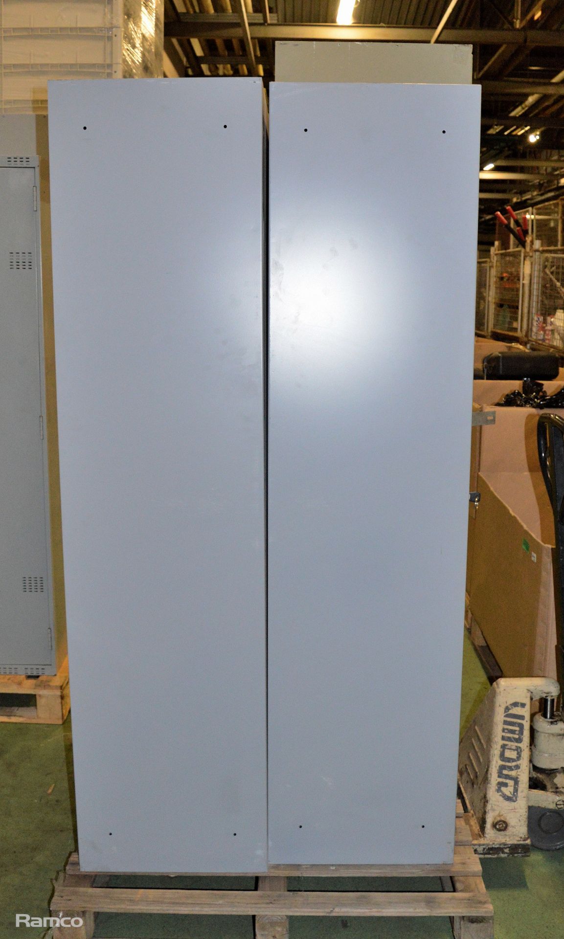 2x Single Door Lockers (no keys) - L450 x W450 x H1800mm, 1x Single Door Locker with Key - - Image 4 of 8