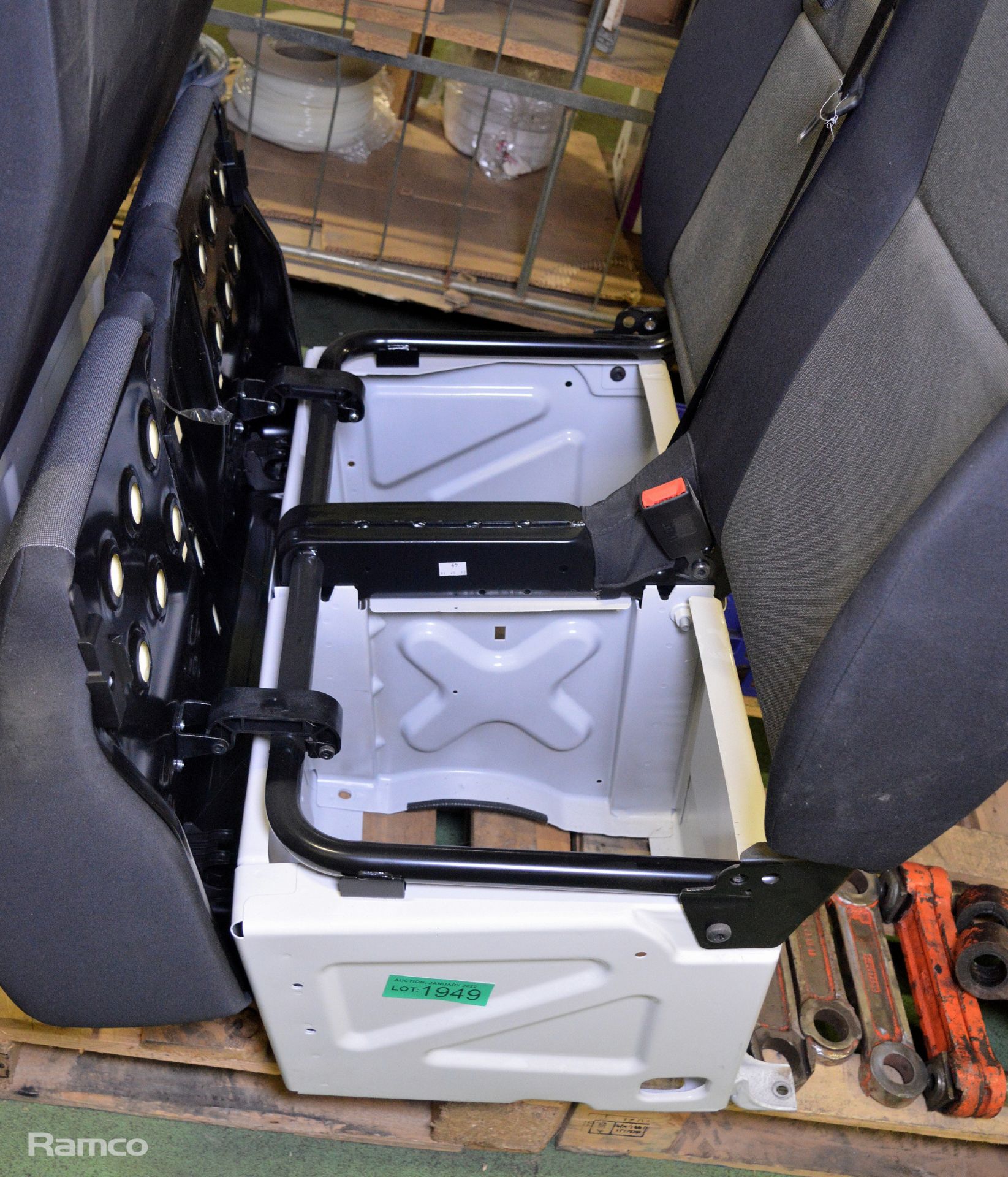 VW Van double seat assembly - Image 4 of 5