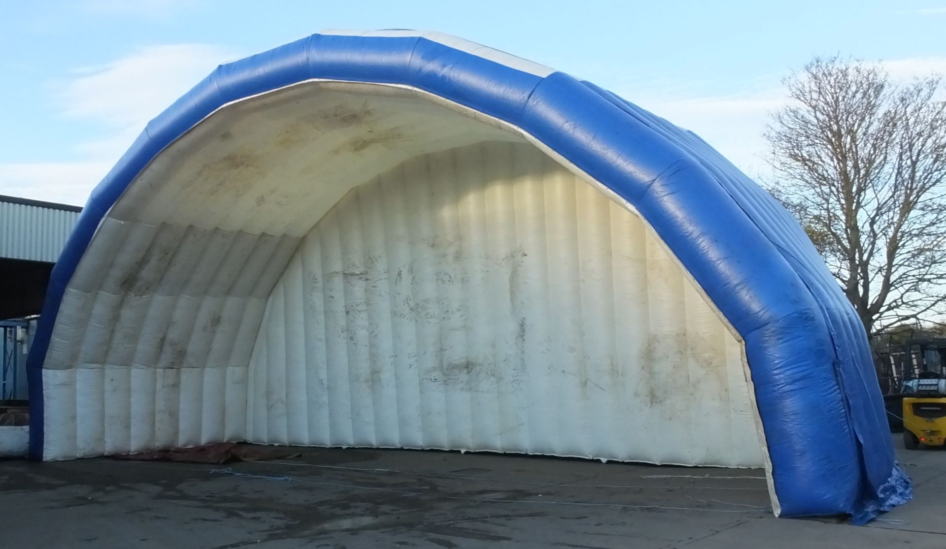 3 section inflatable shelter - Full details in description - Image 18 of 48