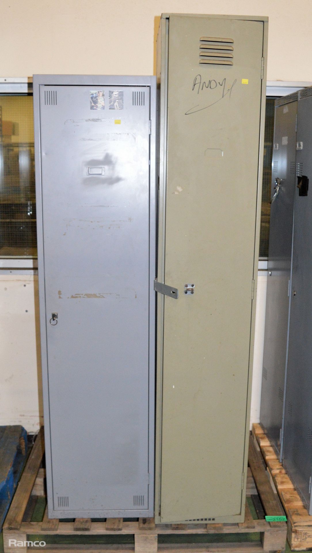 2x Single Door Lockers (no keys) - L450 x W450 x H1800mm, 1x Single Door Locker with Key - - Image 5 of 8