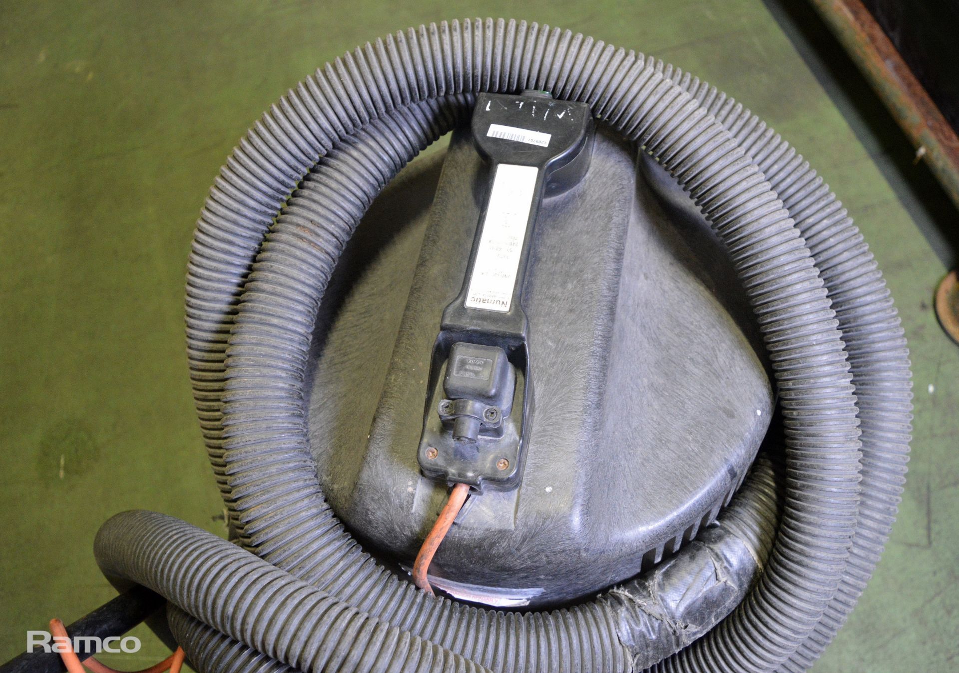 Numatic WVD 900 2S240v Electric Vacuum Cleaner - Image 2 of 5