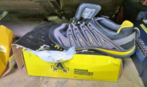 Amblers safety shoes - size UK12