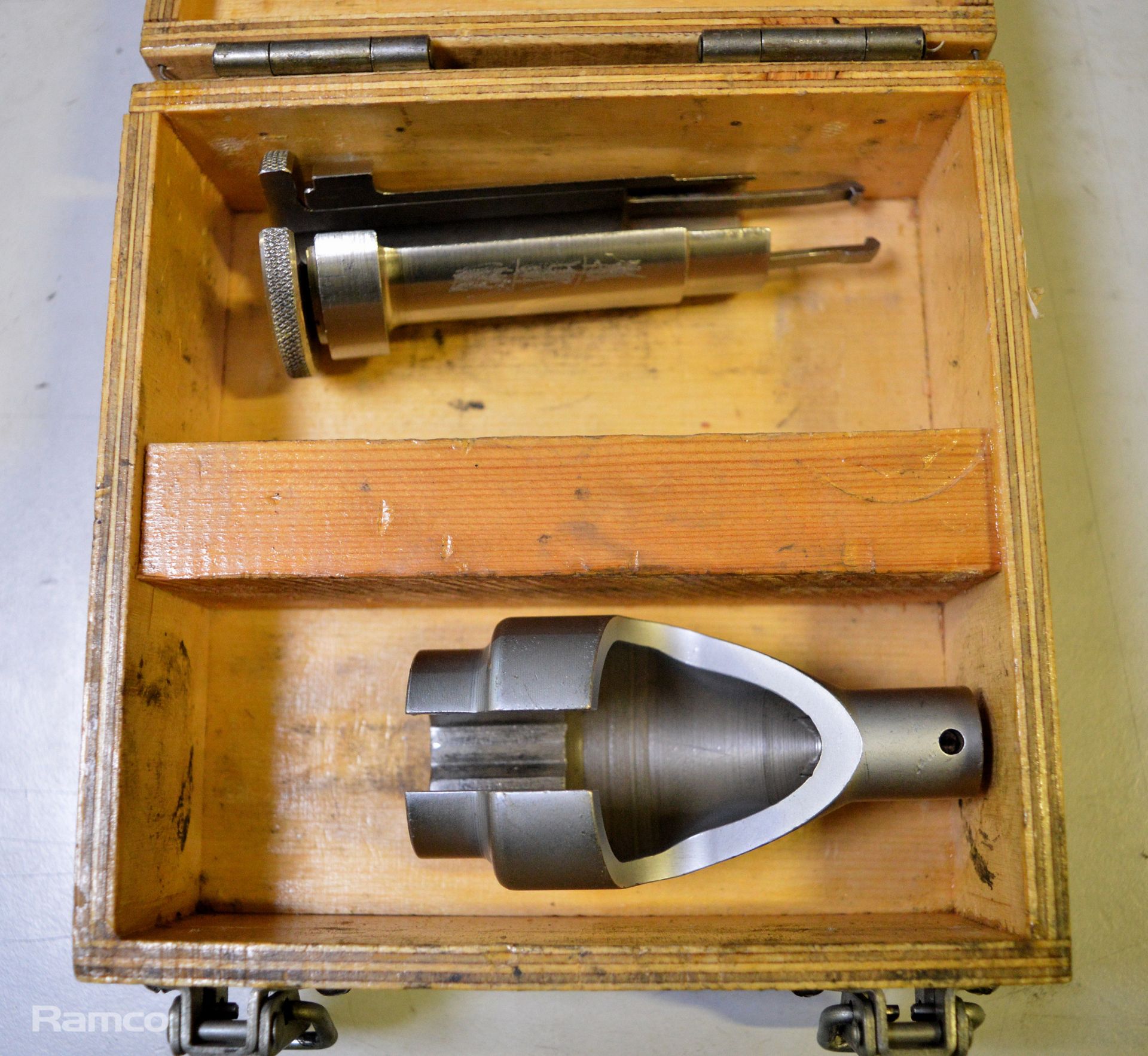 Optical Pyrometer Tool Kit In Wooden Box - Image 2 of 3