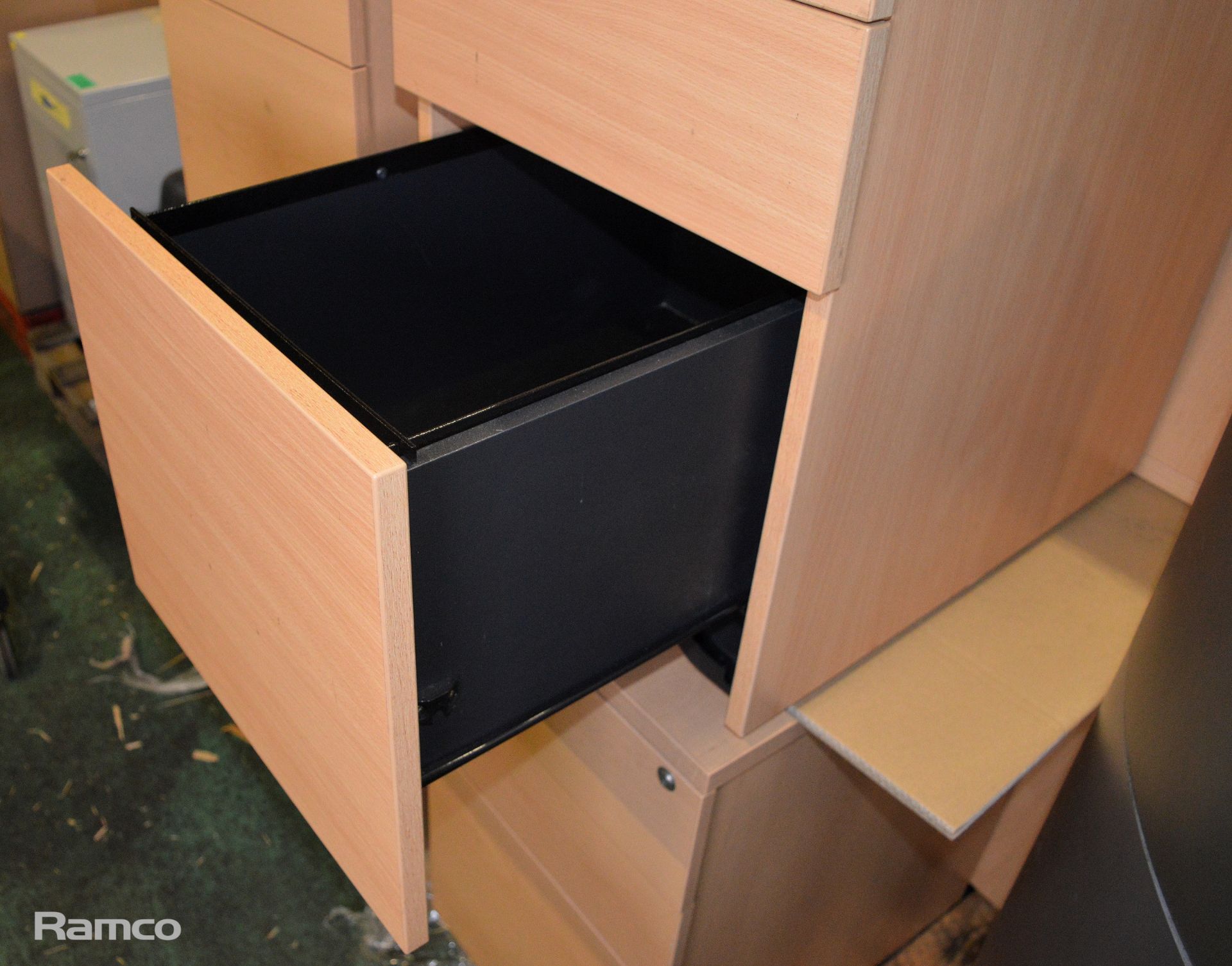 8x Mobile Pedestals 2 & 3 Drawer Units - no keys - Image 4 of 5