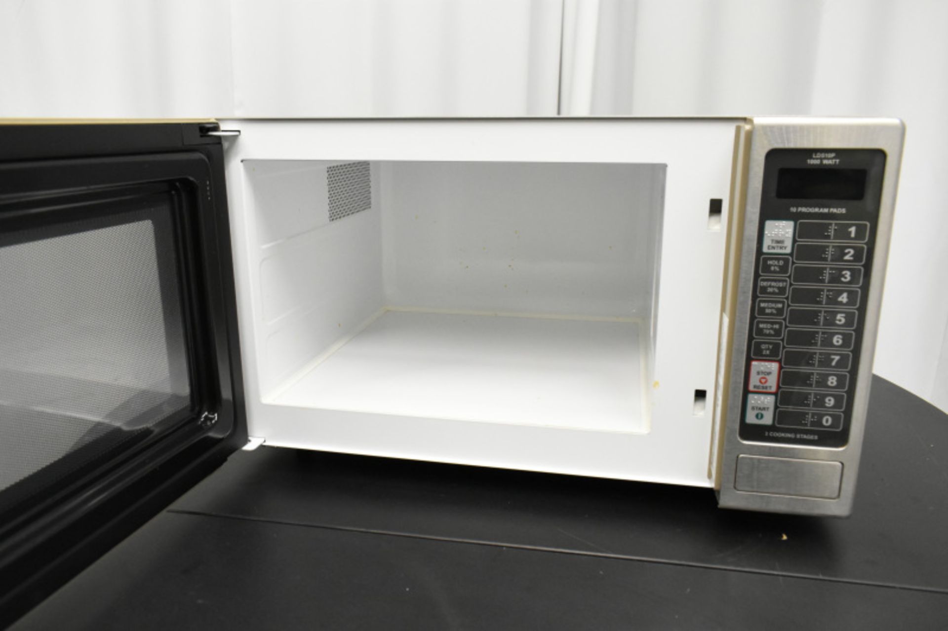 Amana Commercial Microwave - Image 3 of 7