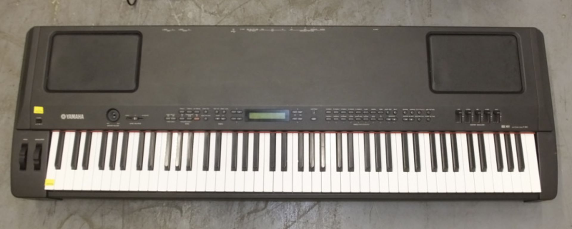 Yamaha P-250 Electric Piano with Tiger Extendable Stand and Yamaha Stool - Please check photos - Image 2 of 12