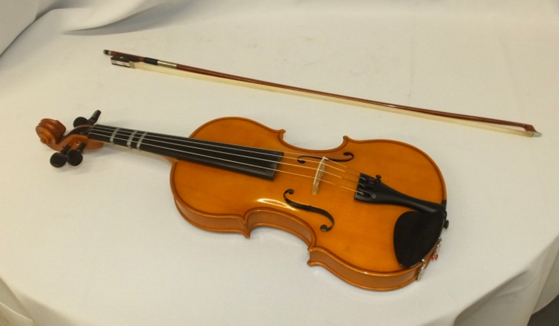 Andreas Zeller Violin & Case - Please check photos carefully for damaged or missing components - Image 2 of 18