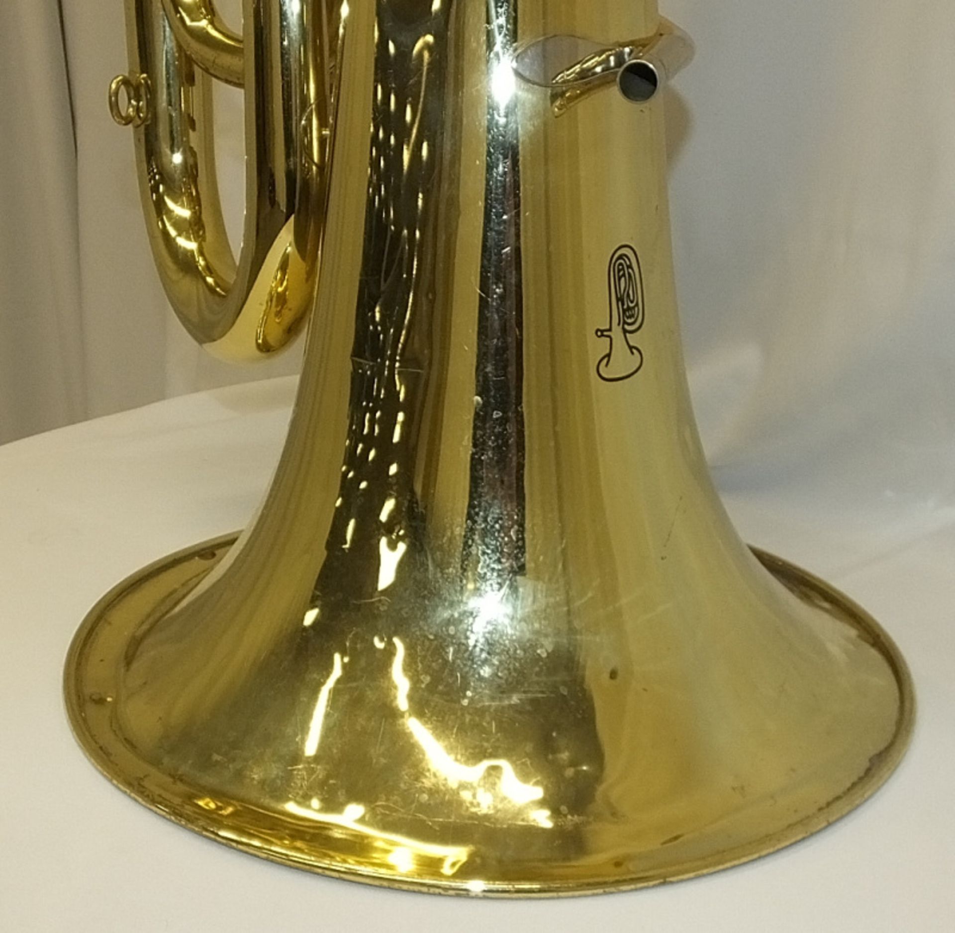 Yamaha YEB631 Tuba with 2x Denis Wick mouthpieces in case - Serial number 100357 - Image 13 of 23