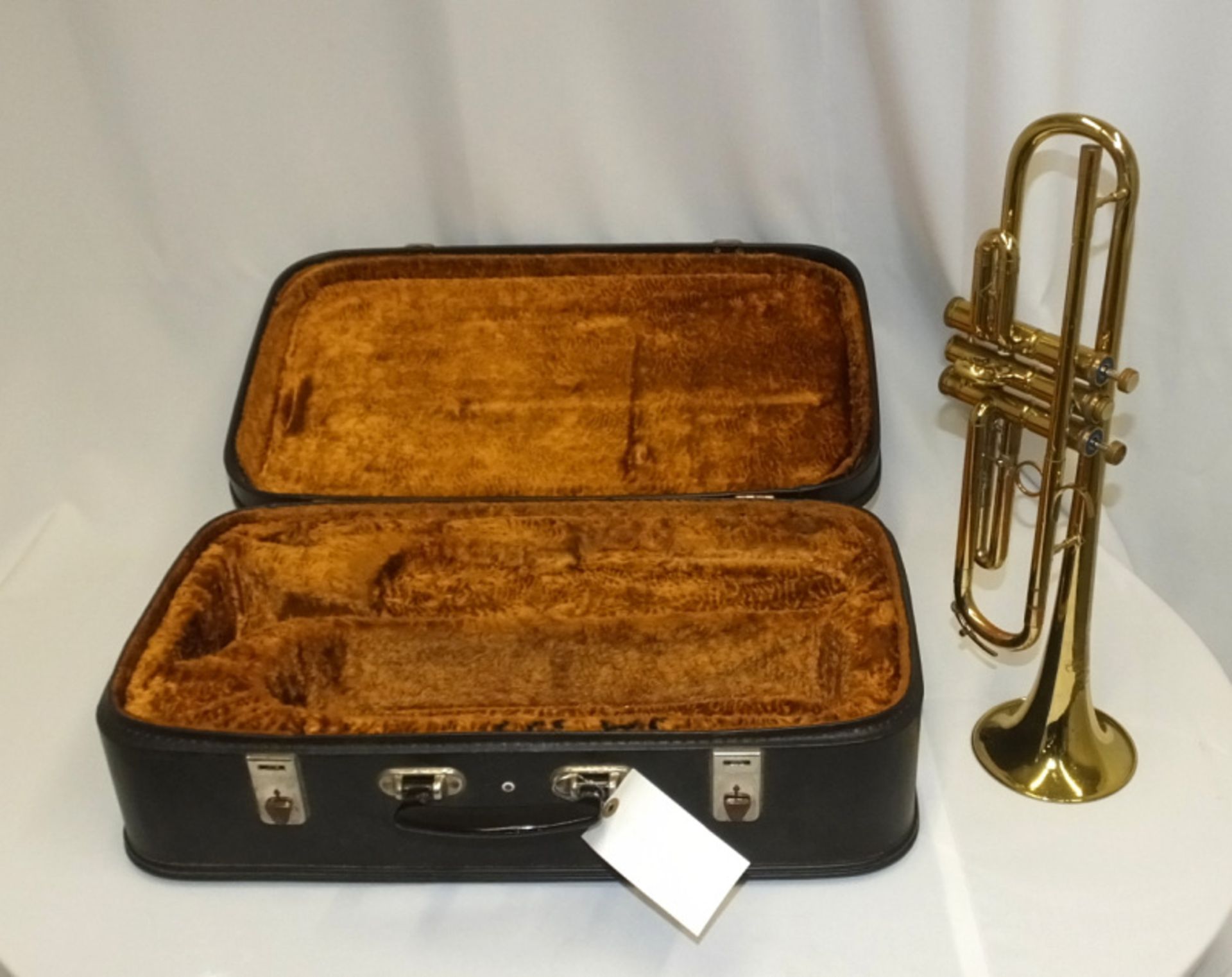 Corton 80 Trumpet in case (middle finger button stuck and no valve cap) - serial number 056142 - Image 2 of 13