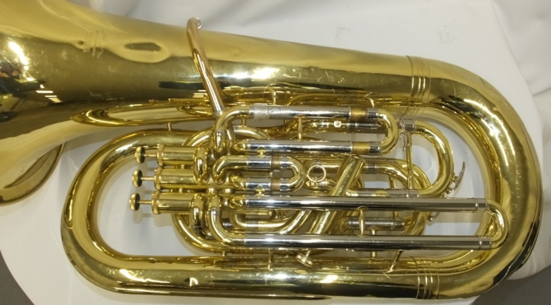 Yamaha YEB631 Tuba with 2x Denis Wick mouthpieces in case - Serial number 100357 - Image 4 of 23